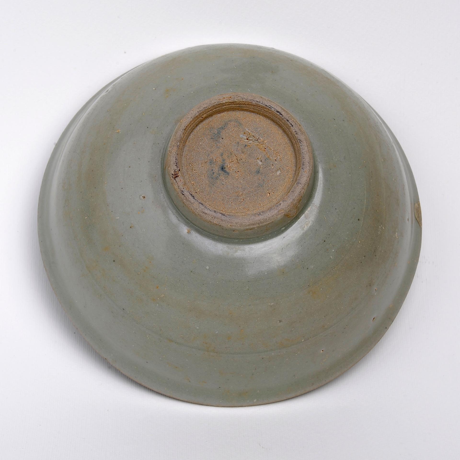 Antike Celadon-Song-Schale (Chinesisch) im Angebot