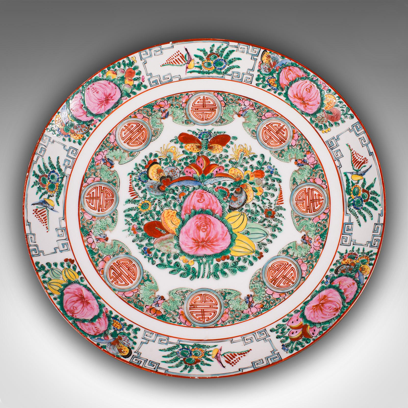 Chinois Assiette de célébration ancienne chinoise, céramique, chargeur décoratif, victorien, Qing en vente