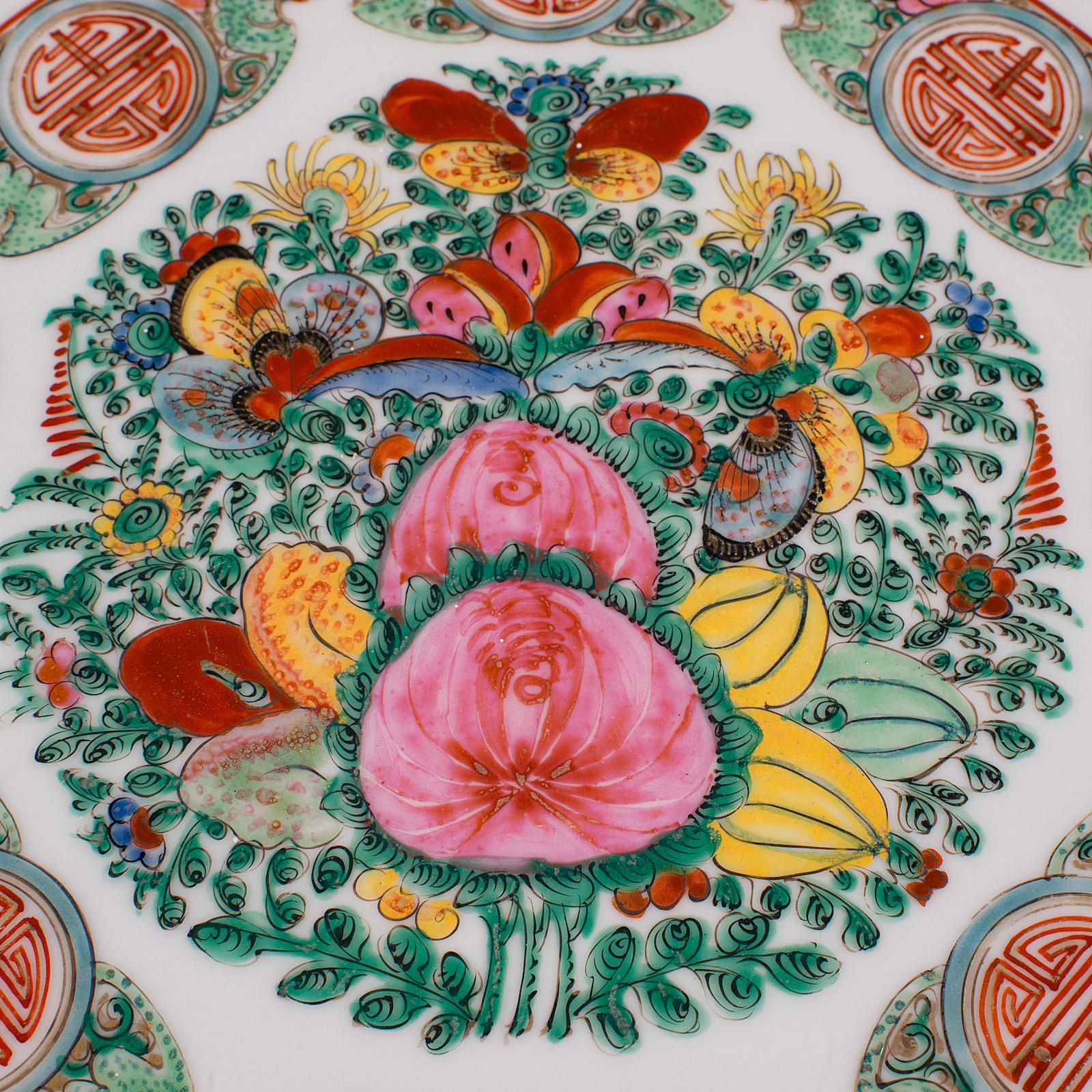 Céramique Assiette de célébration ancienne chinoise, céramique, chargeur décoratif, victorien, Qing en vente