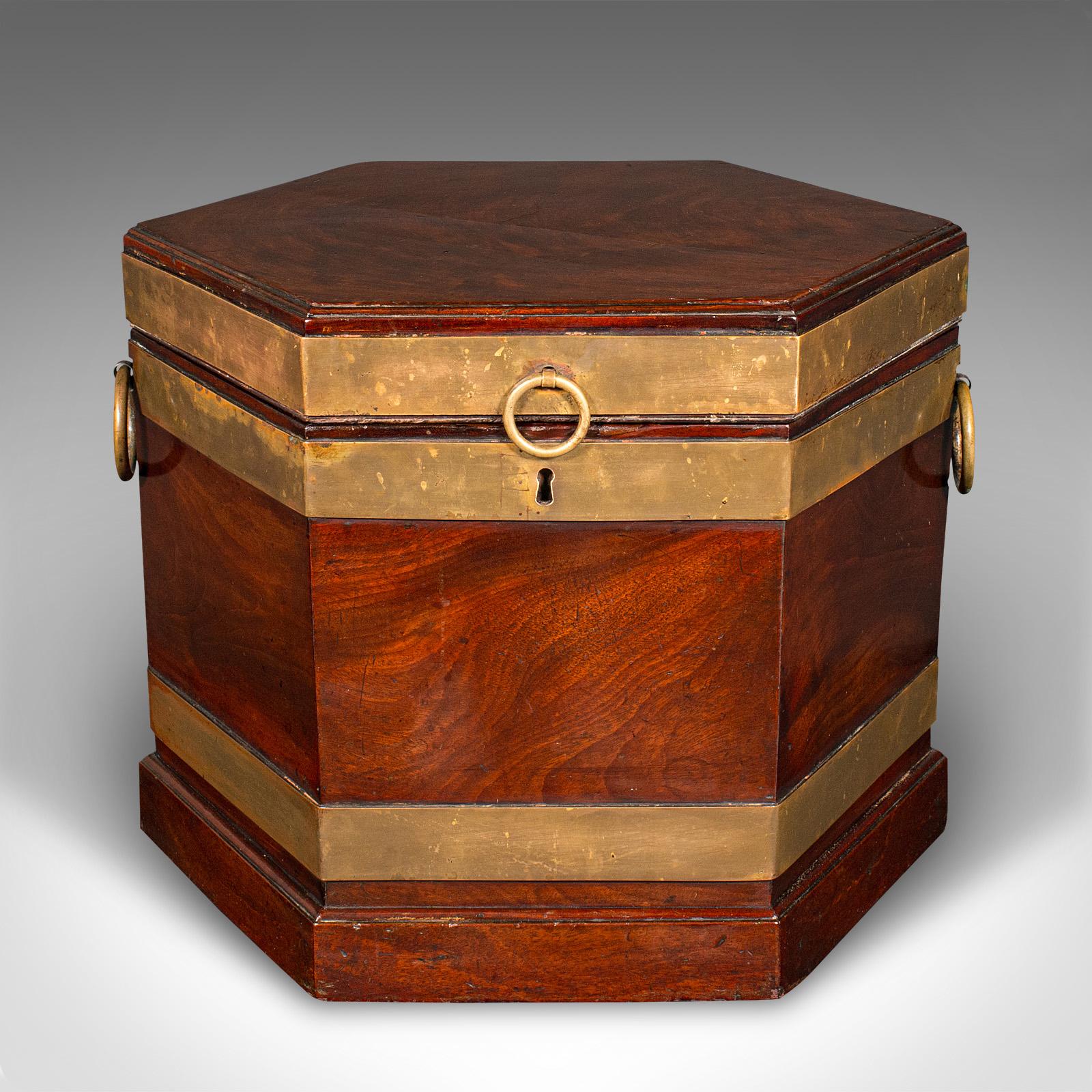 Georgiano Cellaretta antica, inglese, negozio da caminetto, rilegata in ottone, primo georgiano, 1750 in vendita