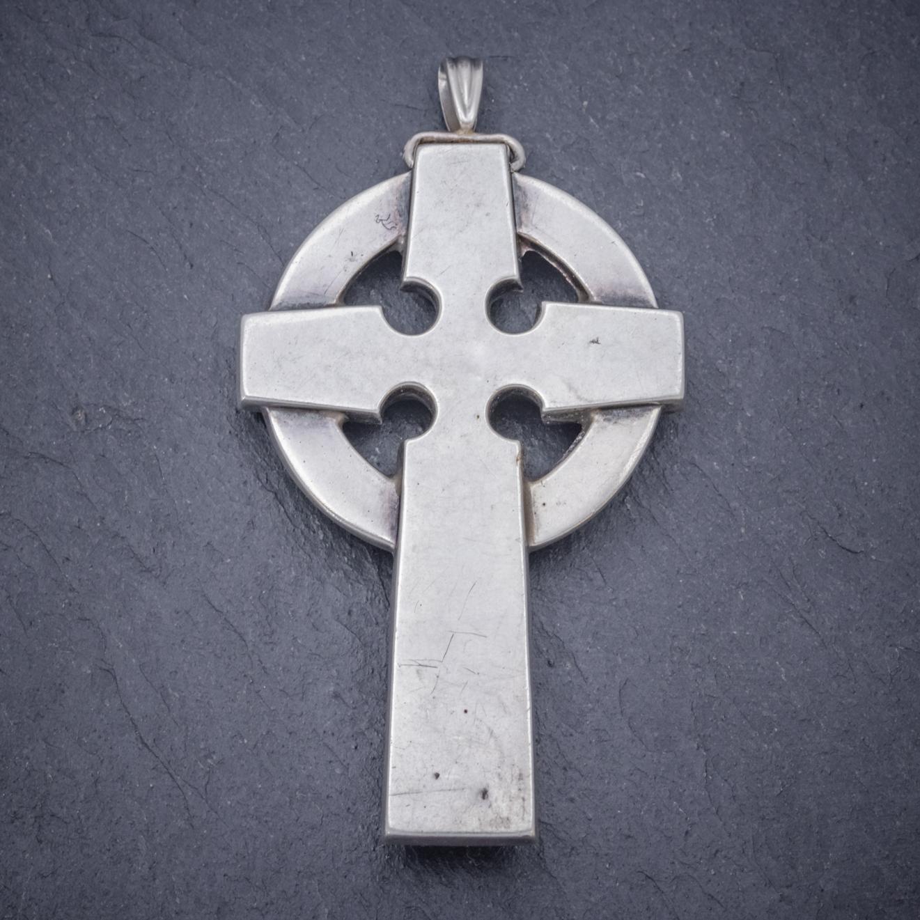 Antique Celtic Cross Pendant Silver Cairngorm Victorian, circa 1860 In Good Condition For Sale In Lancaster , GB