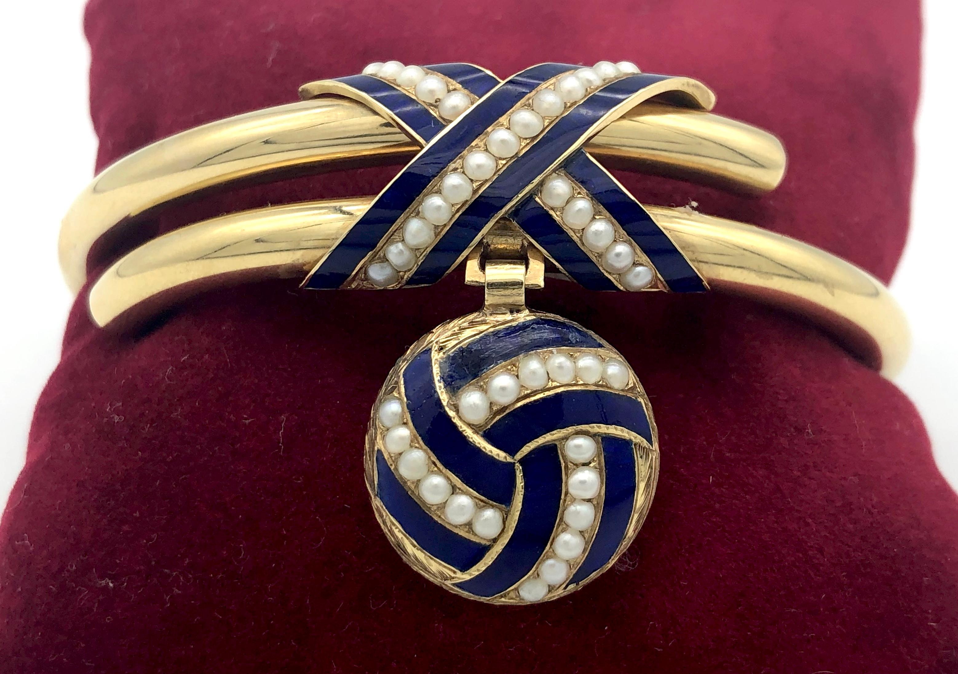 Début de l'époque victorienne Bracelet ancien en or 15 carats avec pendentif en forme de nœud d'éternité celtique et perles d'Orient en vente