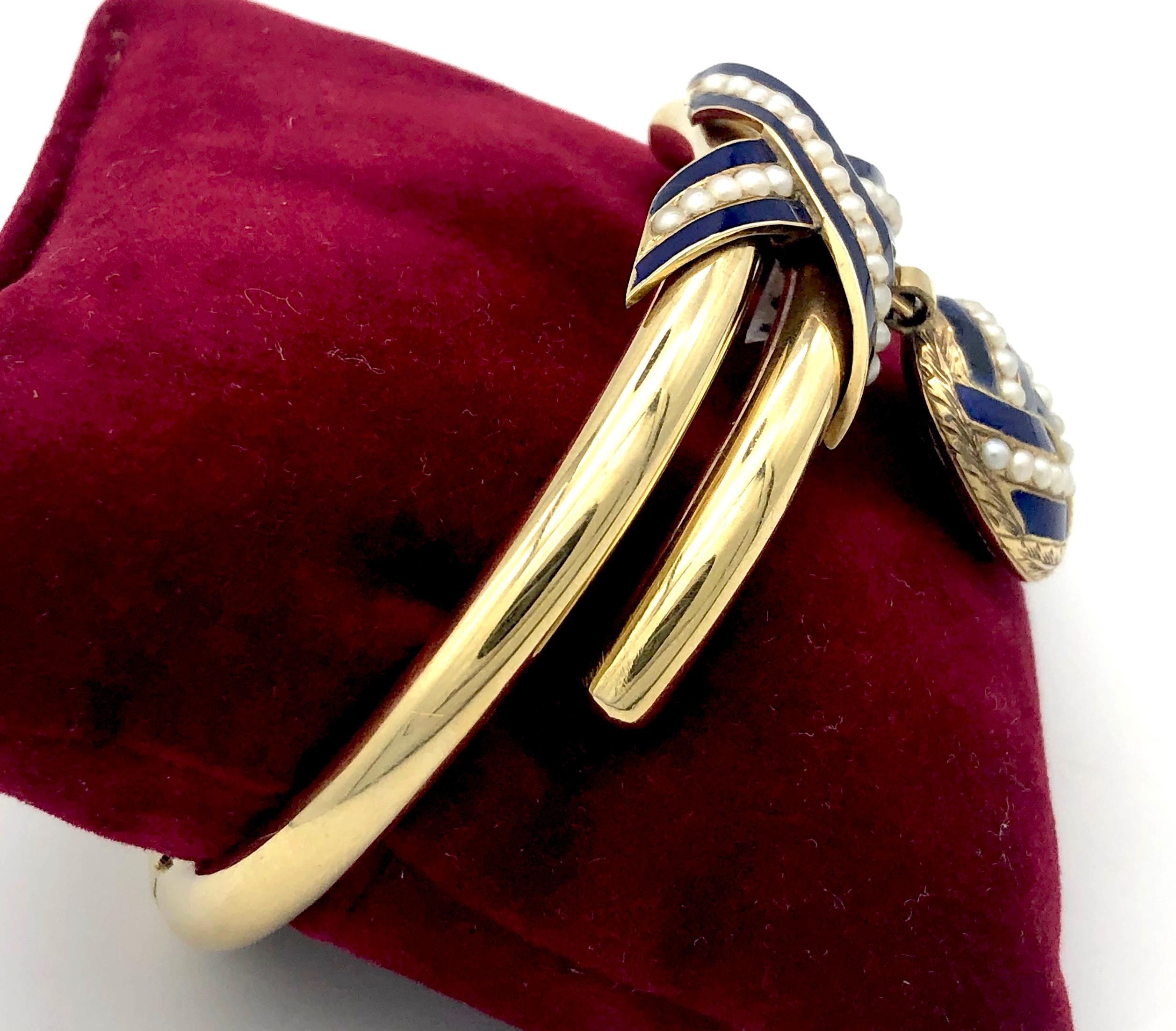 Bracelet ancien en or 15 carats avec pendentif en forme de nœud d'éternité celtique et perles d'Orient Bon état - En vente à Munich, Bavaria