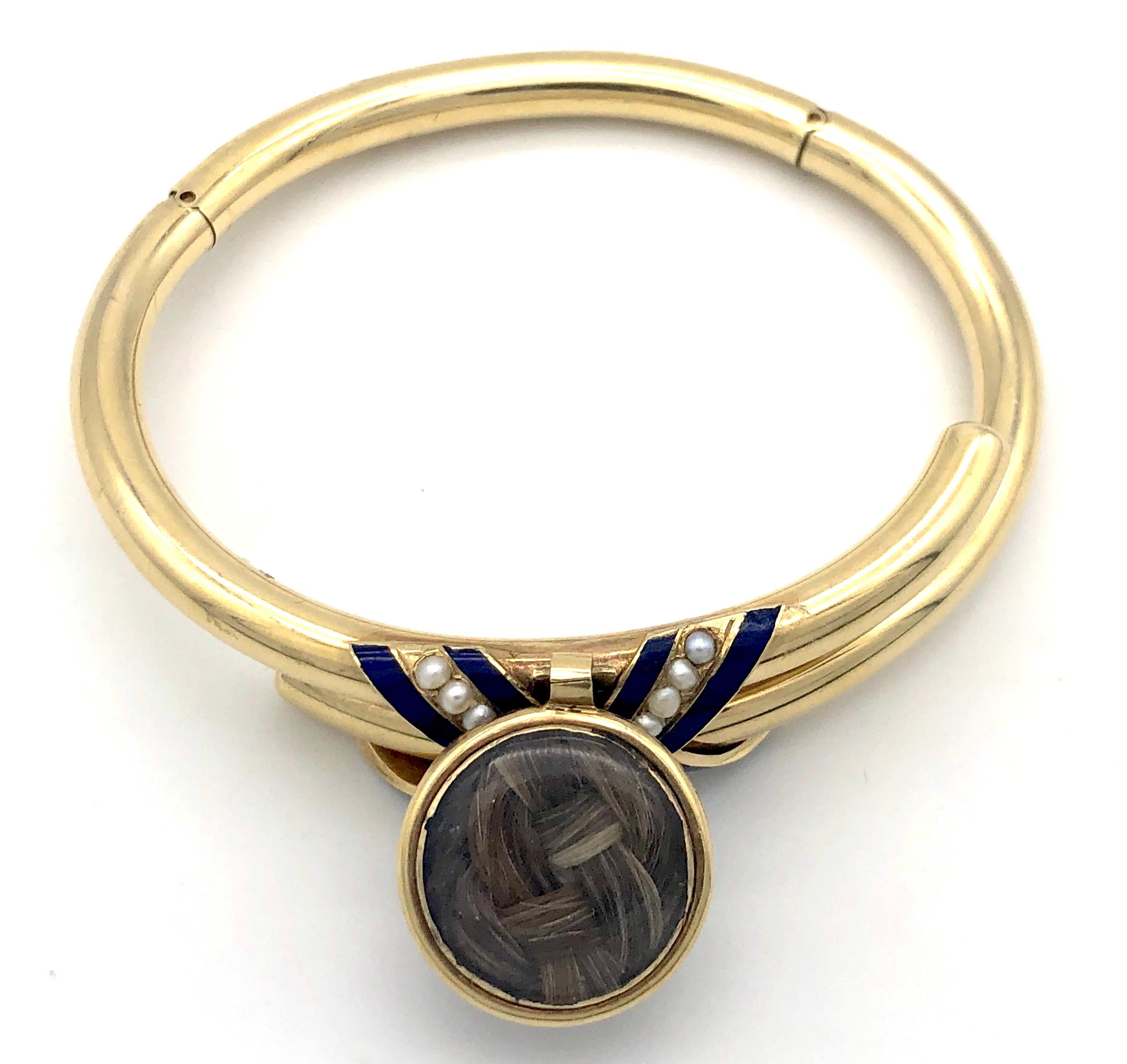 Women's Antique Celtic Eternity Knot Symbol Orient Pearls 15 Karat Gold Bracelet Locket For Sale