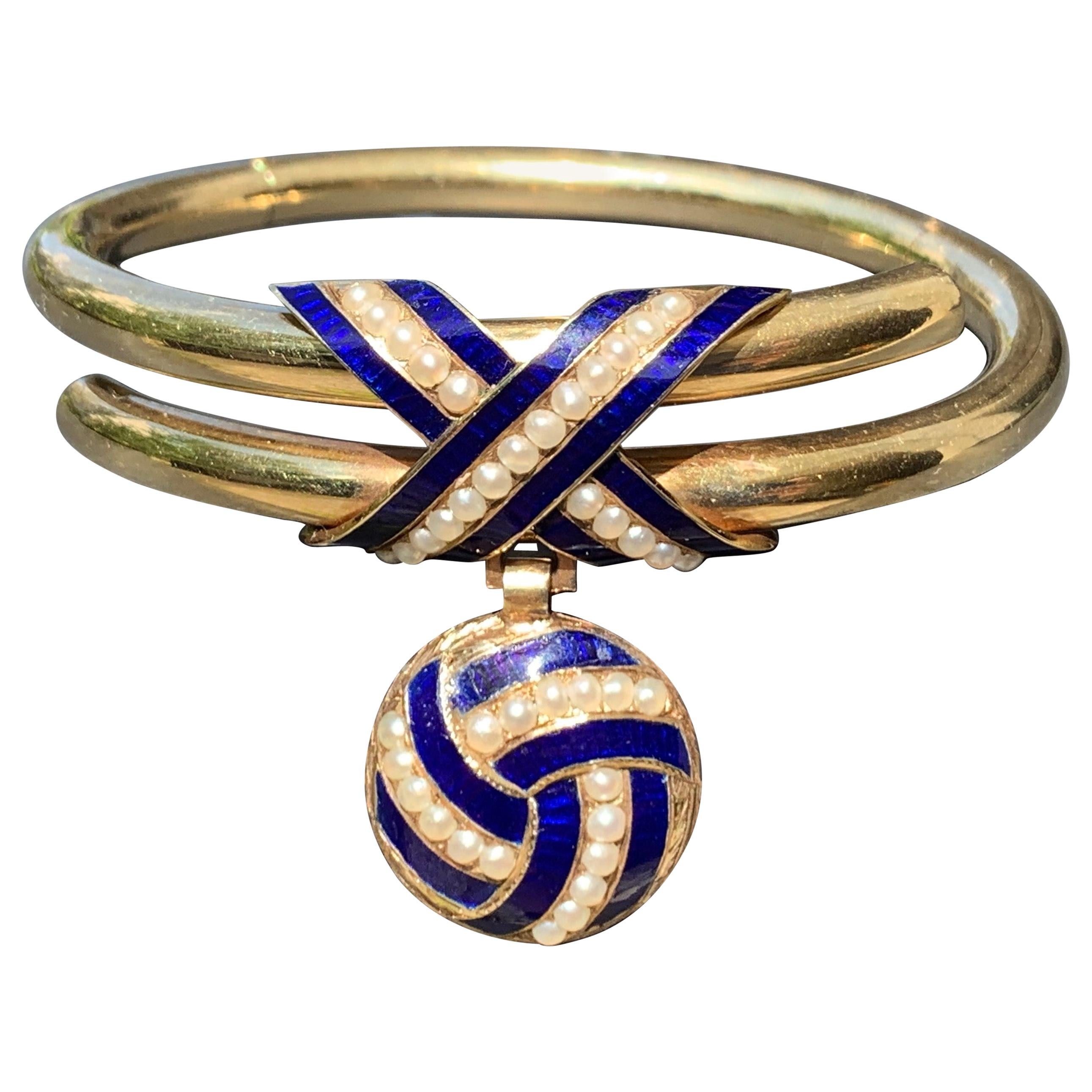 Antique Celtic Eternity Knot Symbol Orient Pearls 15 Karat Gold Bracelet Locket For Sale