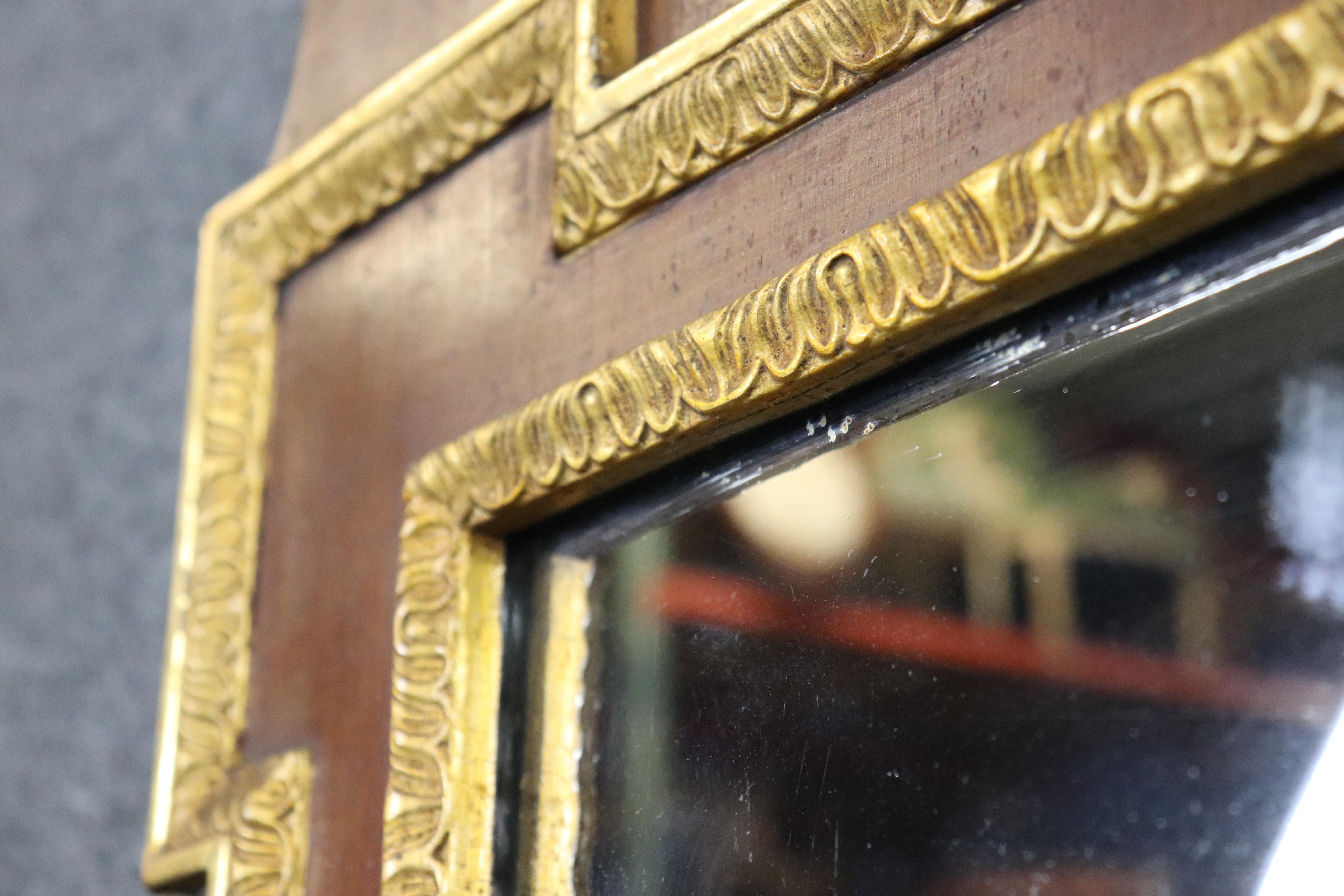 Antique miroir mural fédéral américain du centenaire, sculpté d'un aigle et en acajou doré en vente 11