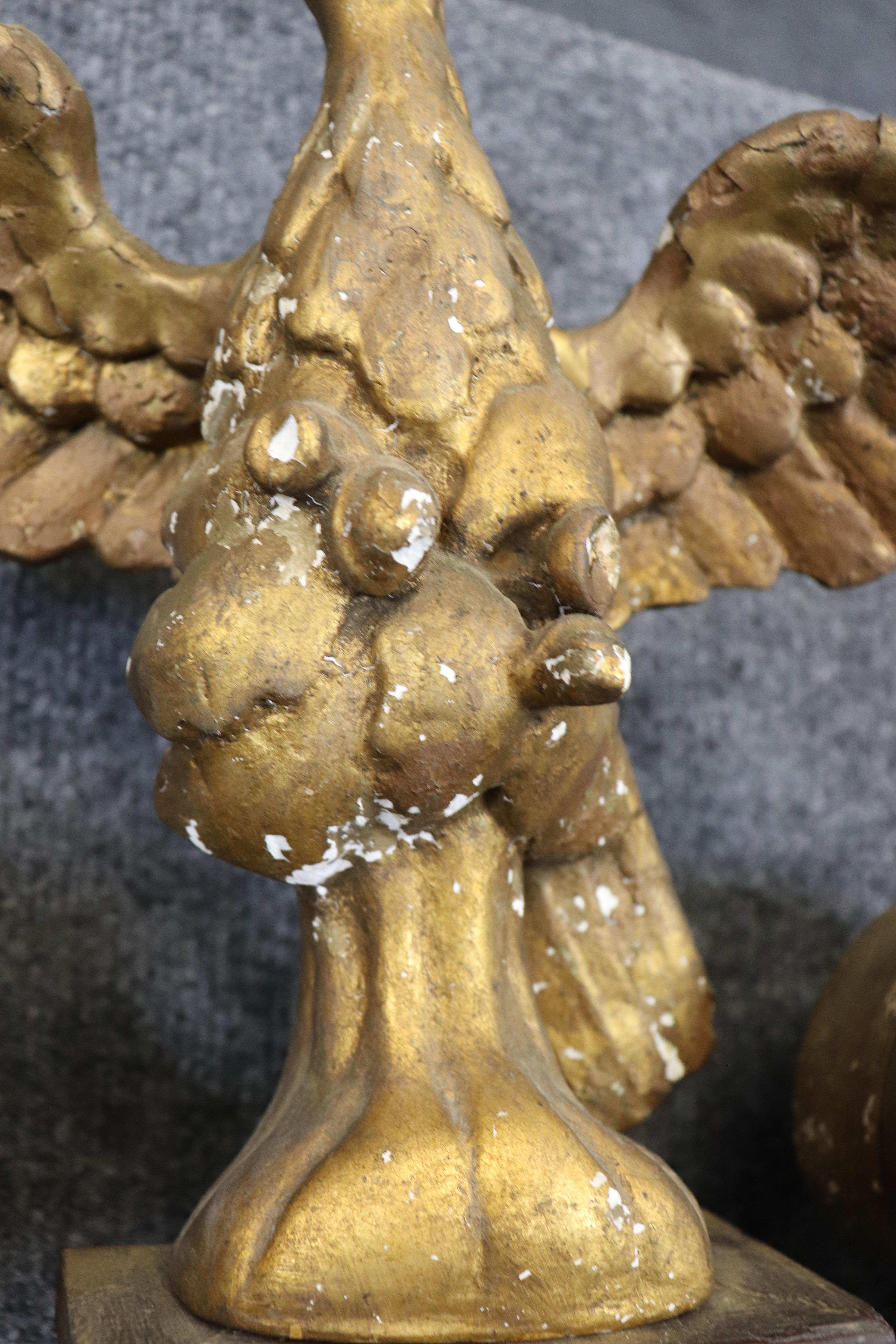 Antique miroir mural fédéral américain du centenaire, sculpté d'un aigle et en acajou doré en vente 12