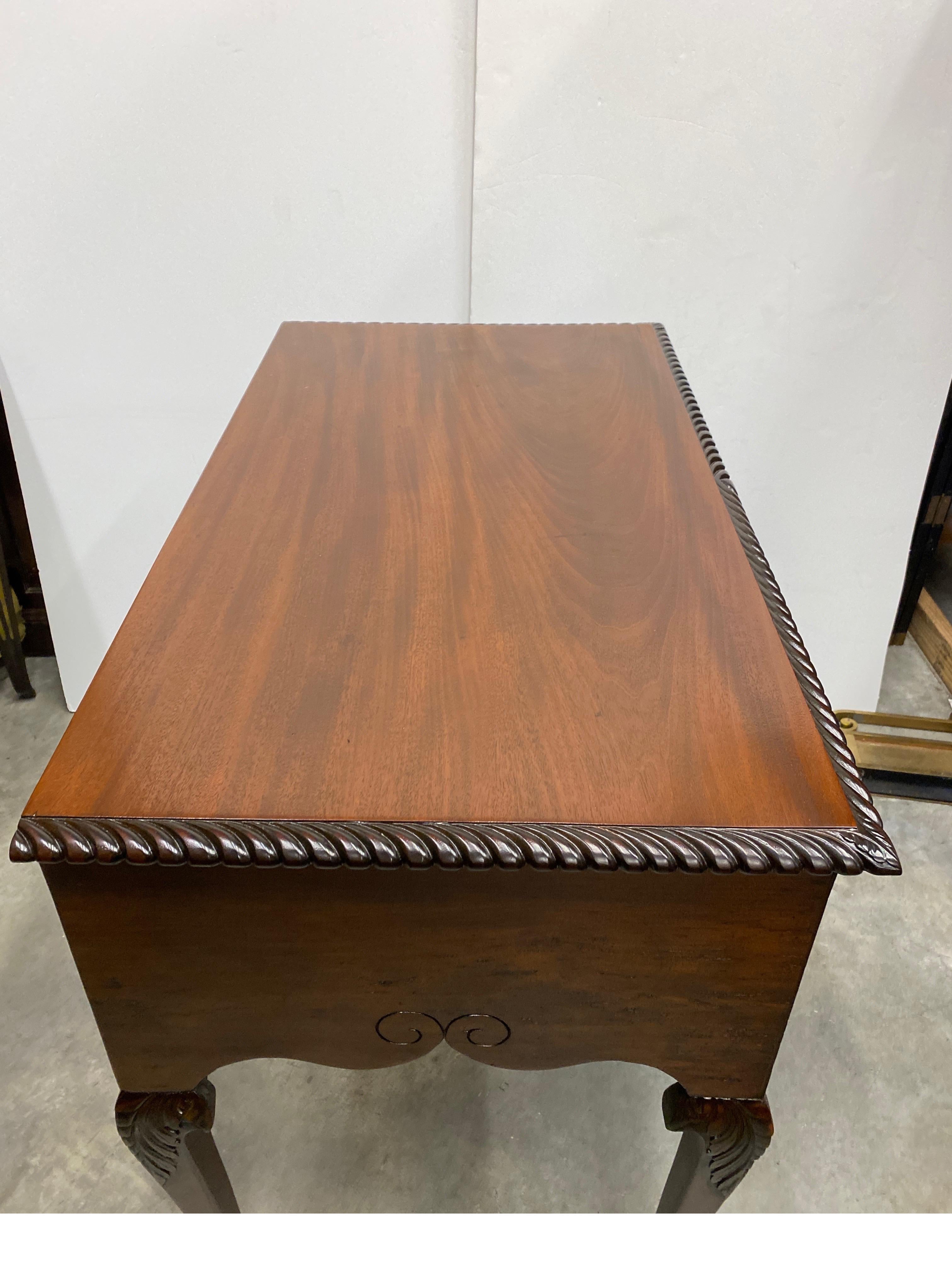 Antique Centennial Hand Carved Mahogany Lowboy In Excellent Condition For Sale In Lambertville, NJ