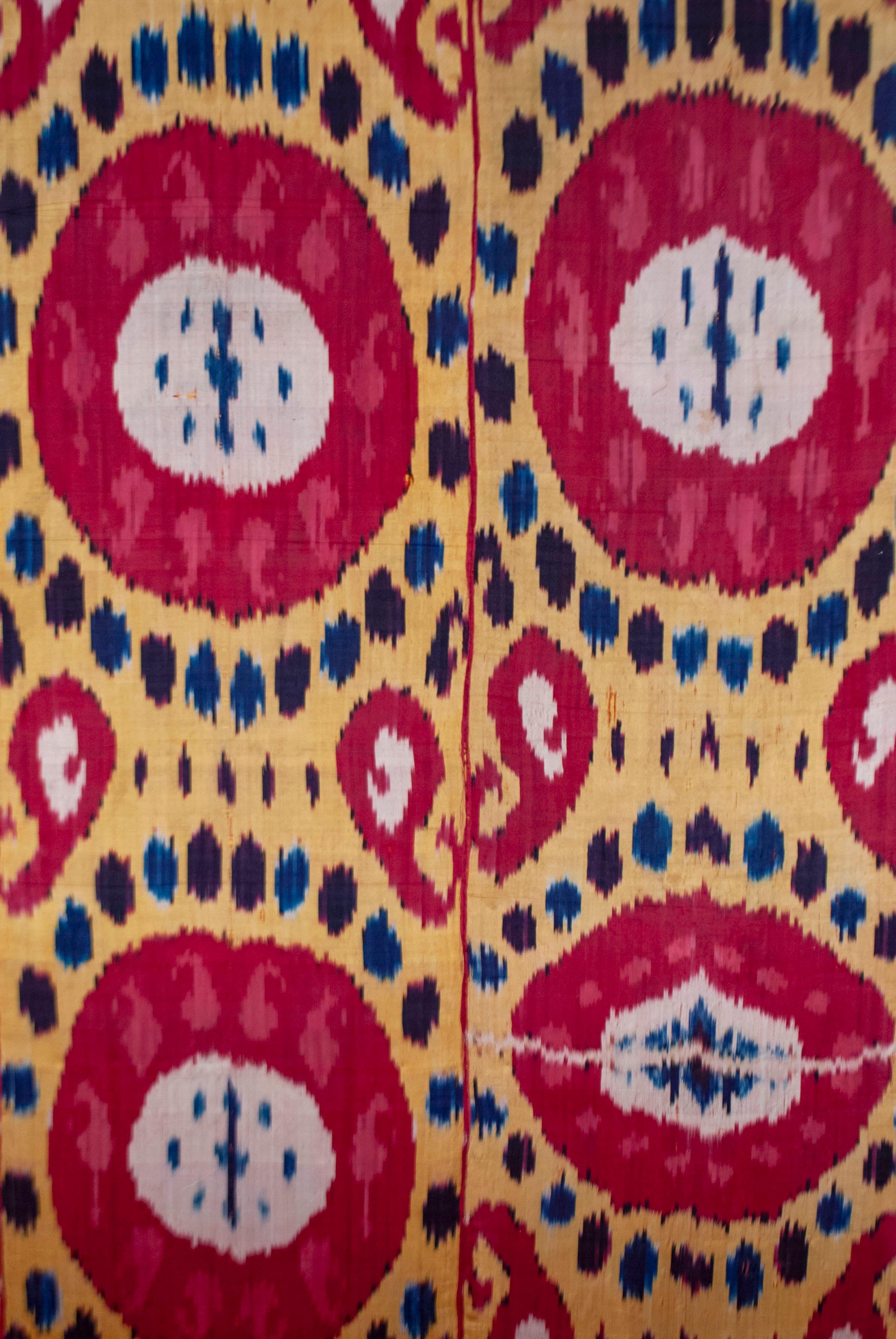 Tribale Antico pannello Ikat in seta dell'Asia centrale, Uzbekistan in vendita