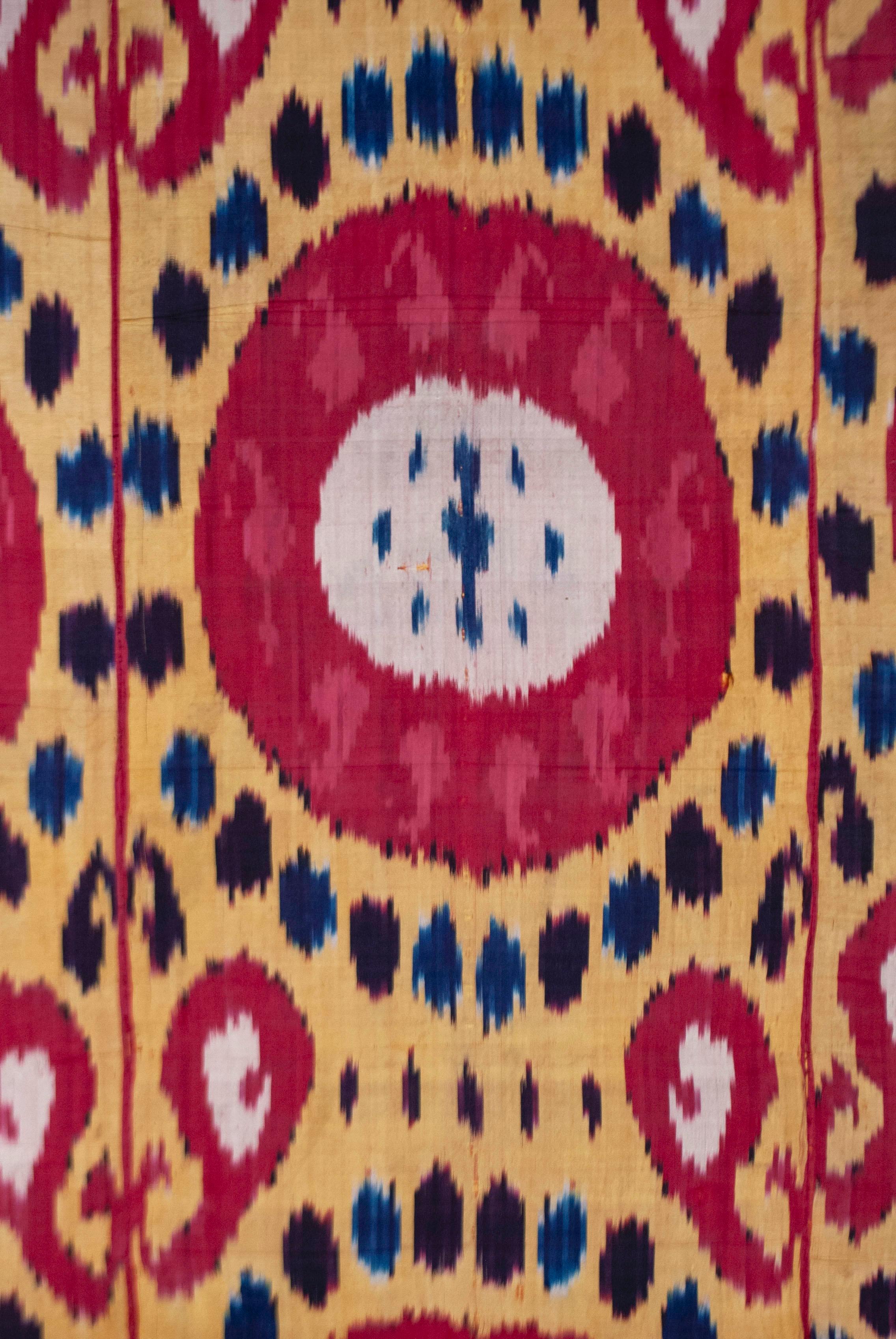 Uzbeko Antico pannello Ikat in seta dell'Asia centrale, Uzbekistan in vendita