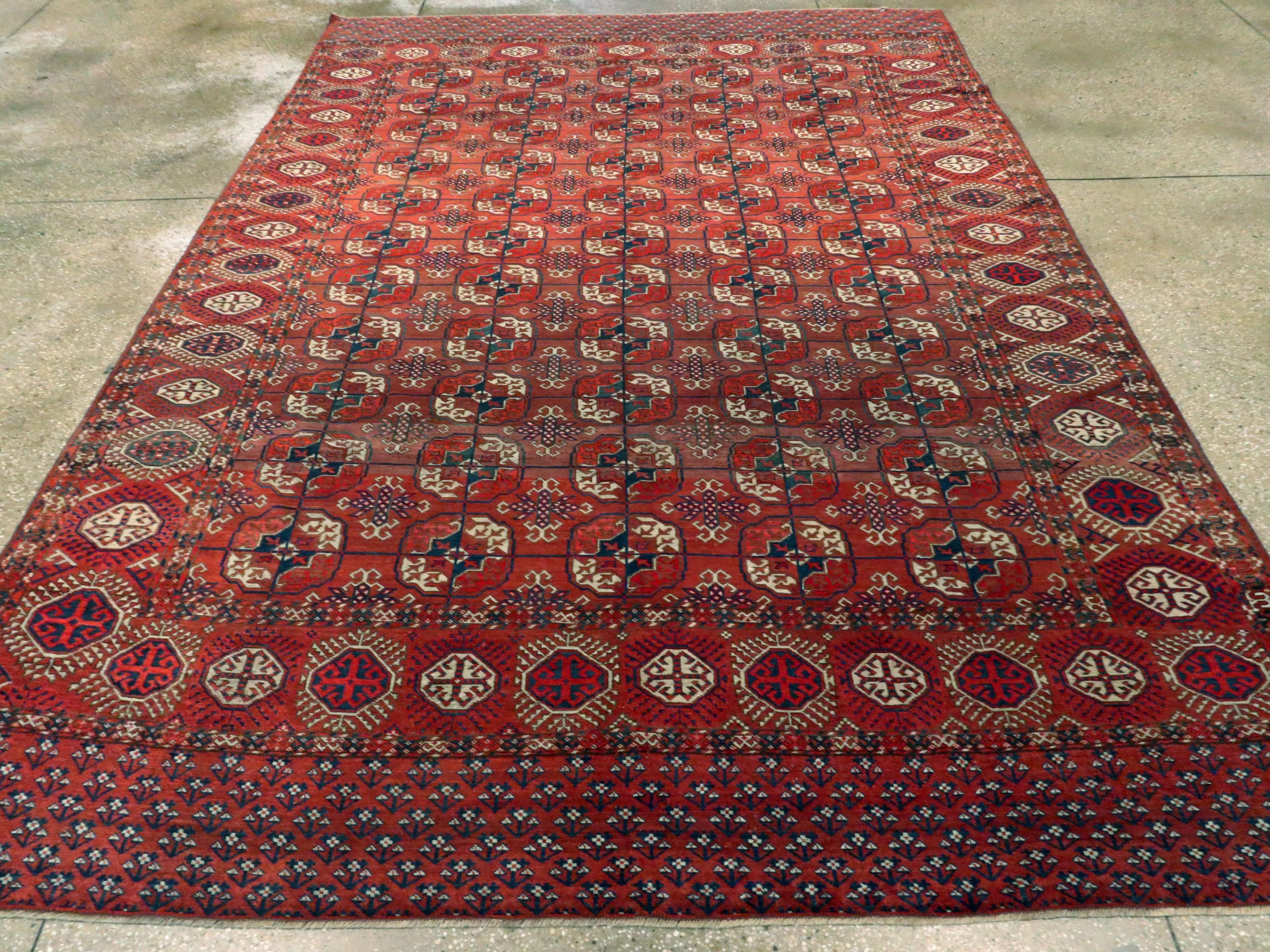 Antique Central Asian Tekke Carpet In Good Condition For Sale In New York, NY