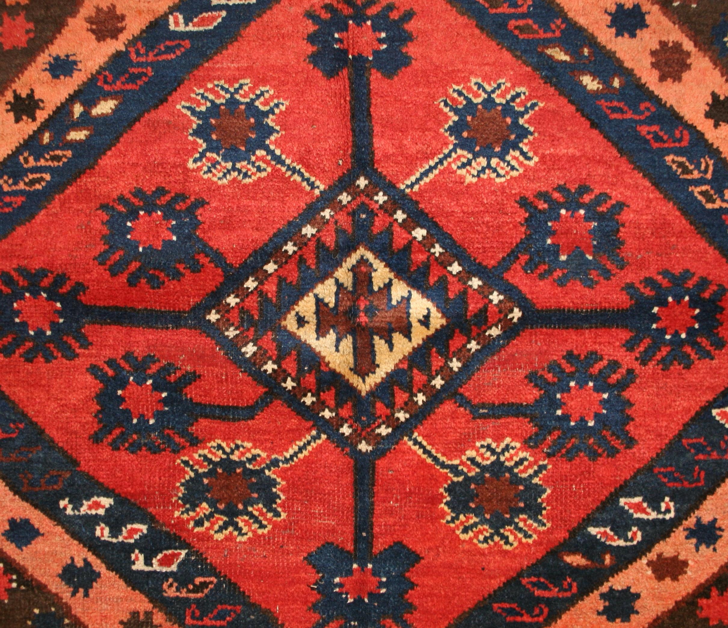 Tribal Tapis tribal ouzbek ancien d'Asie centrale en vente