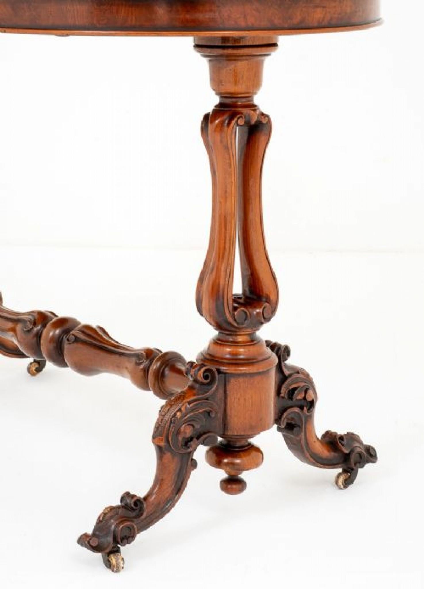 Antique Centre Table - Victorian Walnut 1860 For Sale 1