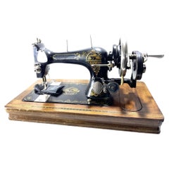Antiguo Siglo Tradicional Máquina de coser Vibratoria, circa 1950