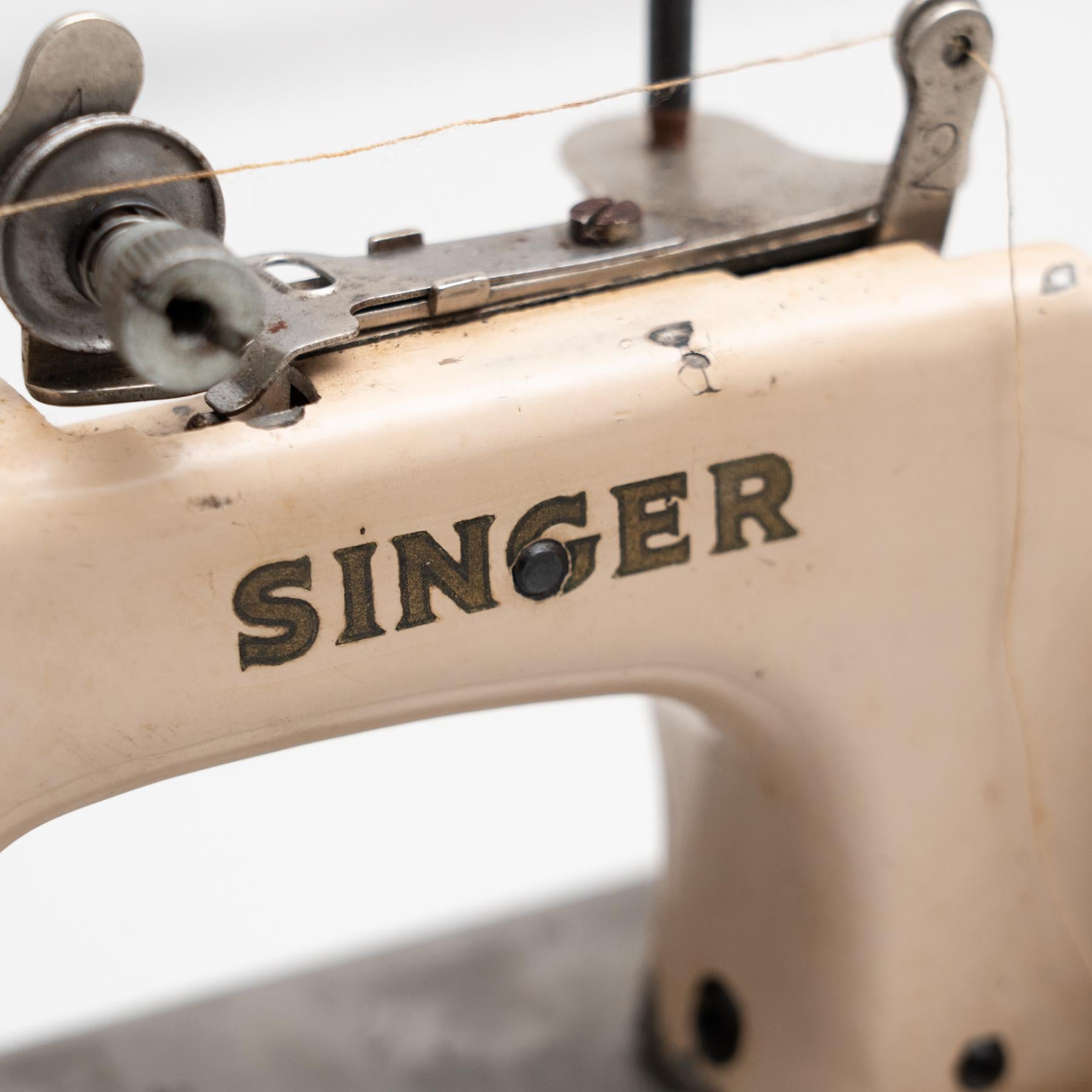 Metal Antique Century Traditional Toy Singer Sewing Machine Reproduction, circa 1950 For Sale