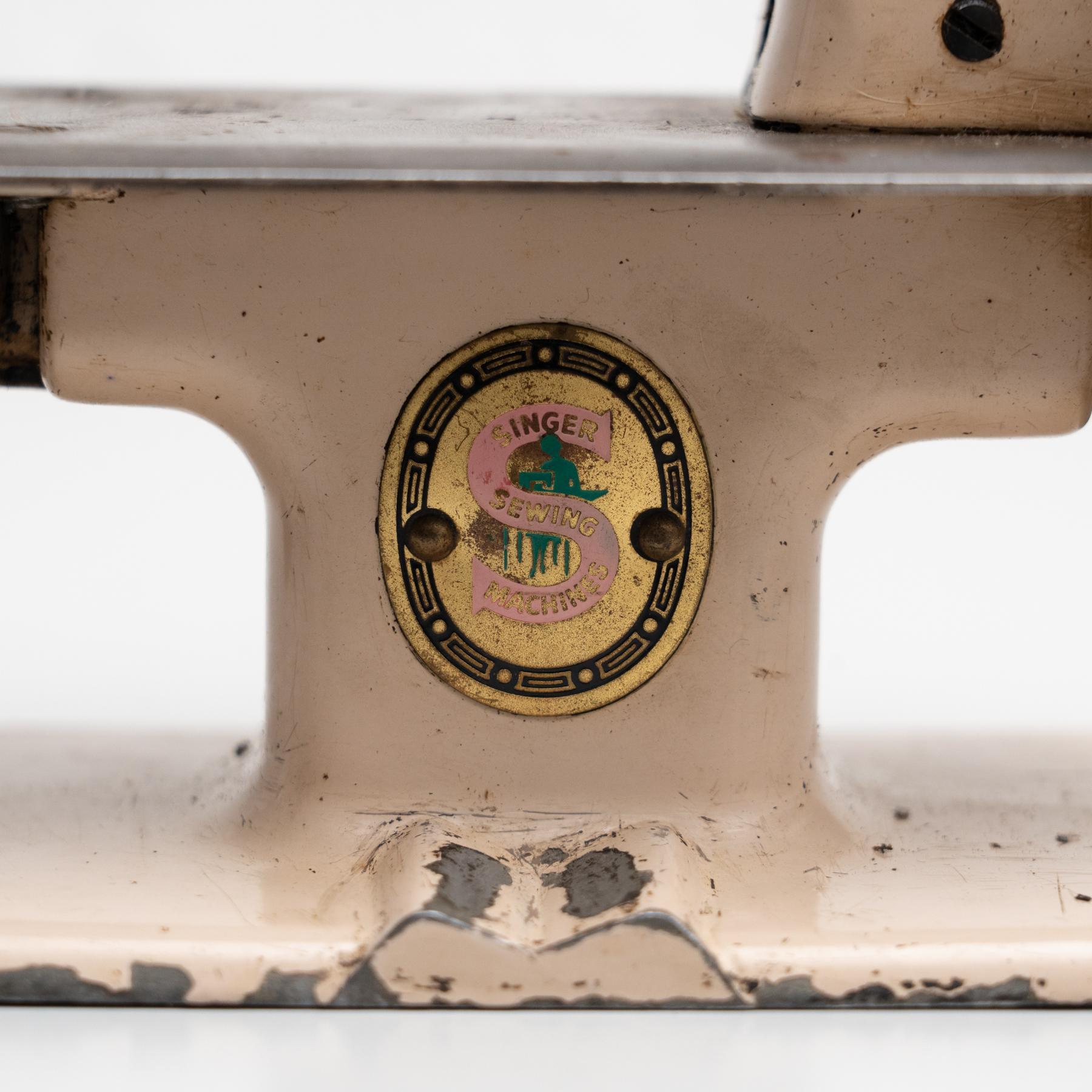 Antique Century Traditional Toy Singer Sewing Machine Reproduction, circa 1950 For Sale 1