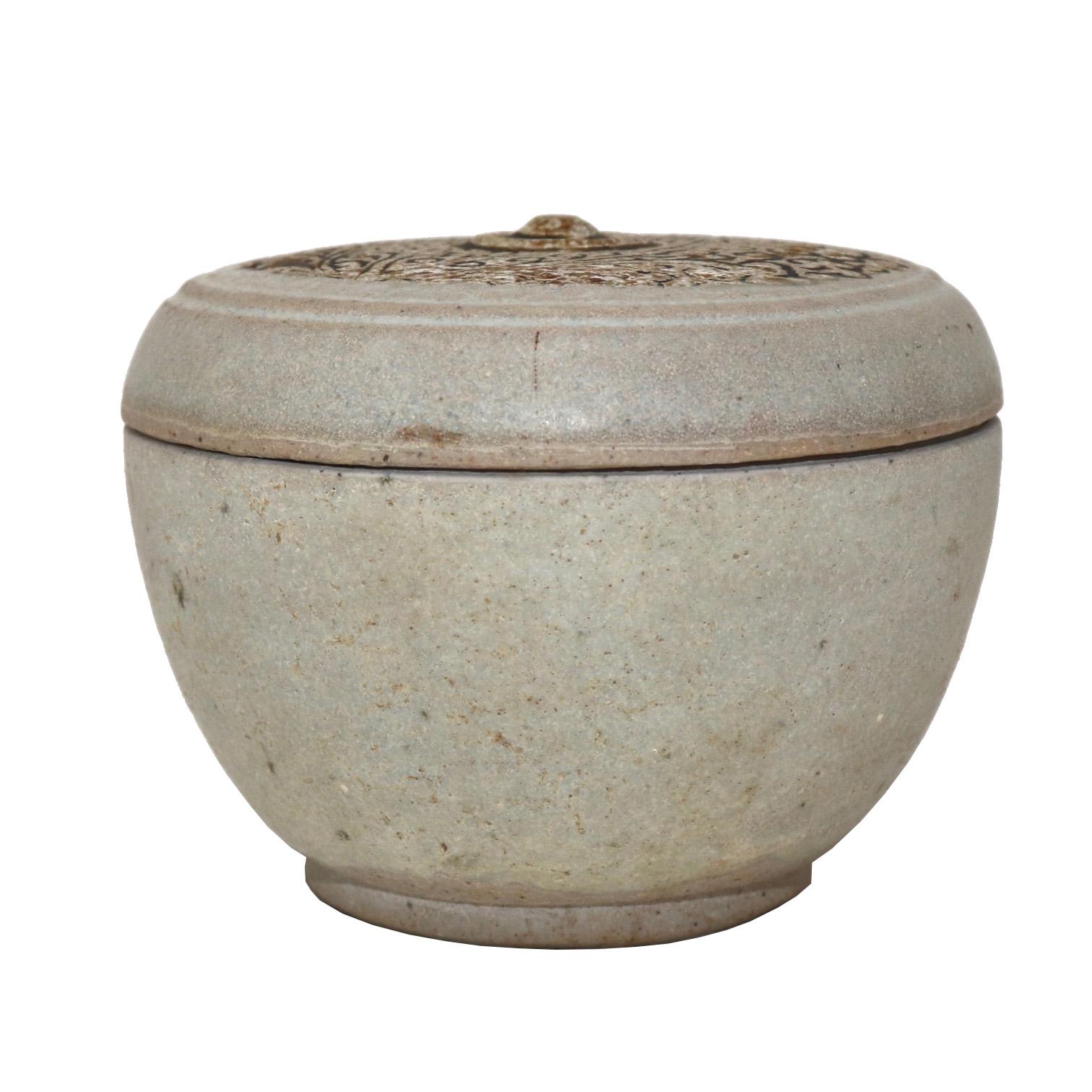 Glazed Antique ceramic box with cover from the Sawankhalok kilns, Thailand For Sale