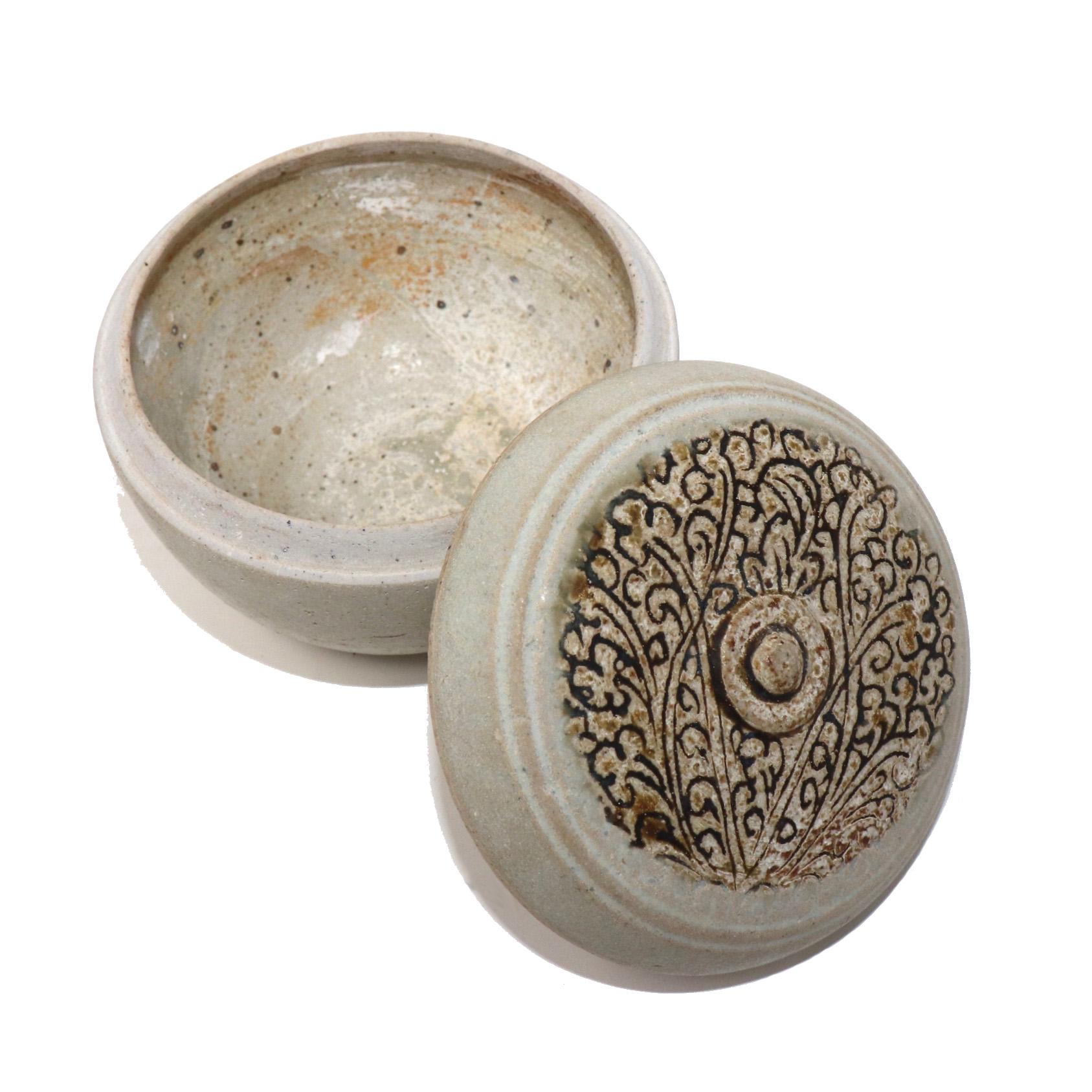 18th Century and Earlier Antique ceramic box with cover from the Sawankhalok kilns, Thailand For Sale
