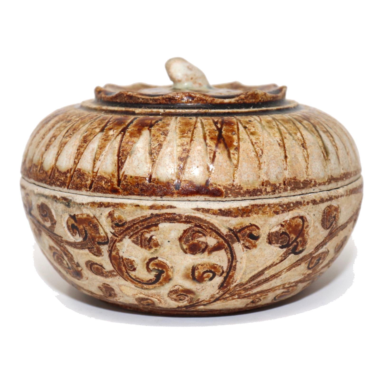 Folk Art Antique ceramic covered box from the Sawankhalok kilns, Thailand For Sale