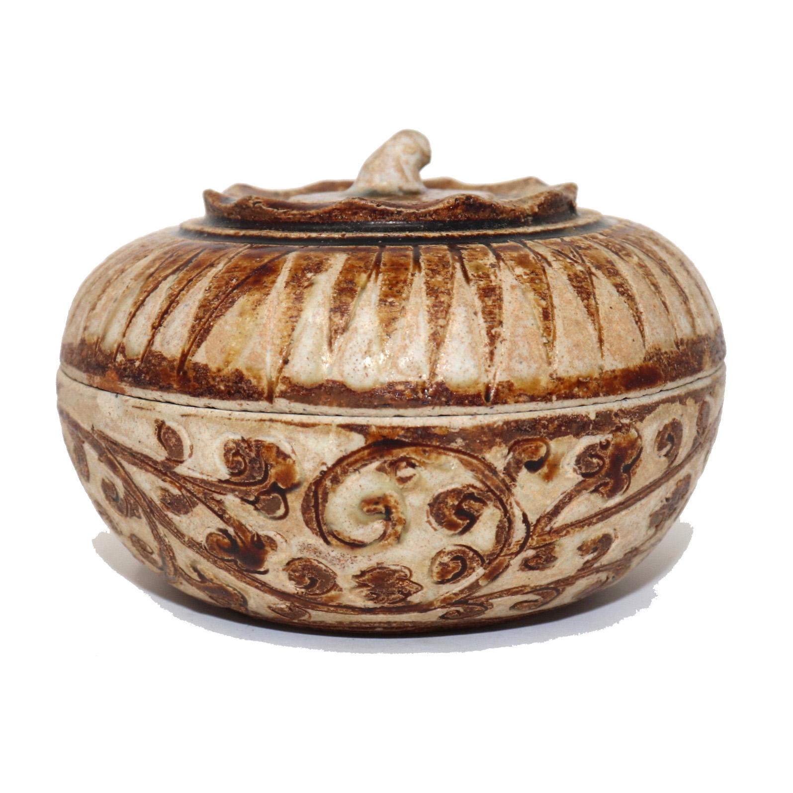 Glazed Antique ceramic covered box from the Sawankhalok kilns, Thailand For Sale