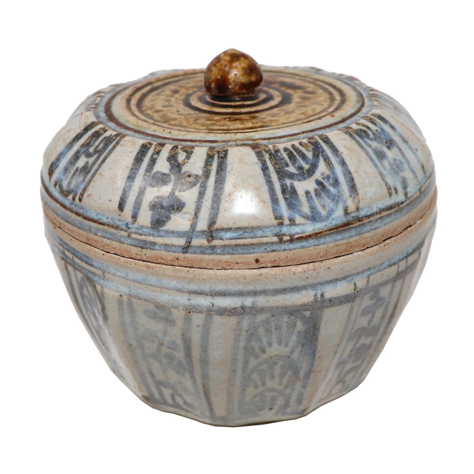 Antigua caja con tapa de cerámica de los hornos de Sawankhalok, Tailandia Tailandés en venta