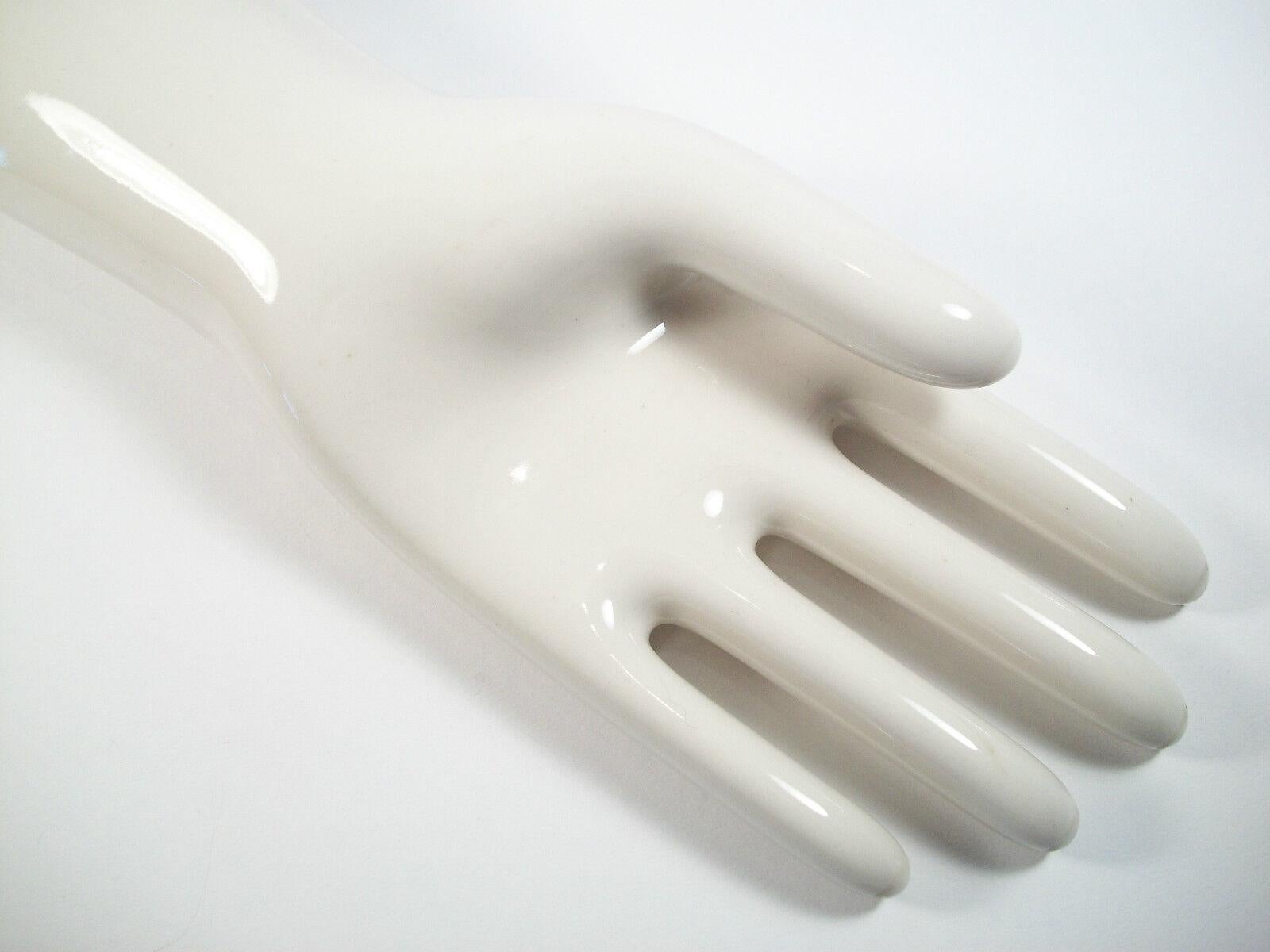 Antique Ceramic Industrial Glove Mold - U.S. - Late 19th Century For Sale 3