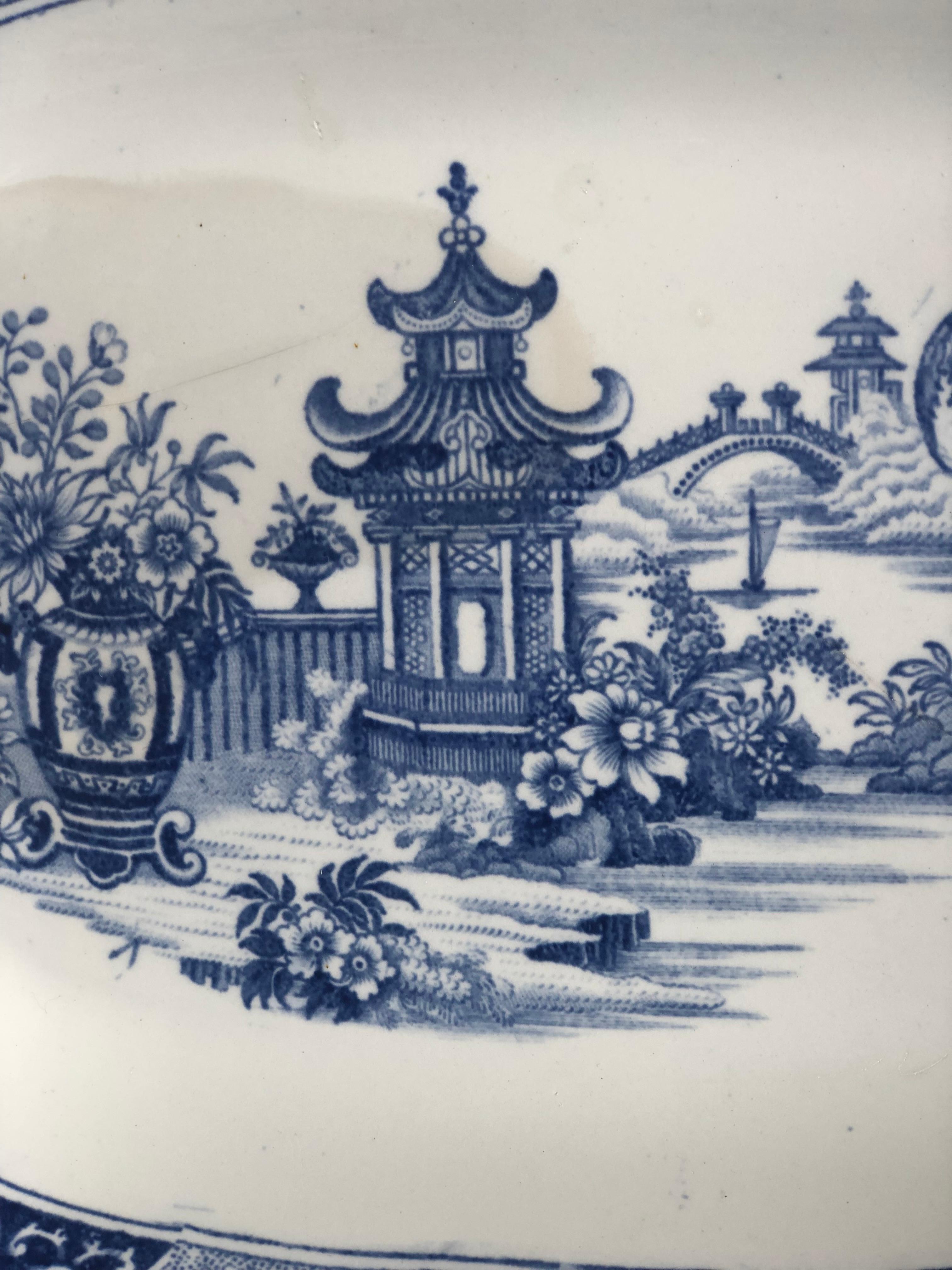XX secolo Antico piatto ovale di ceramica firmato Depose con restauri in vendita