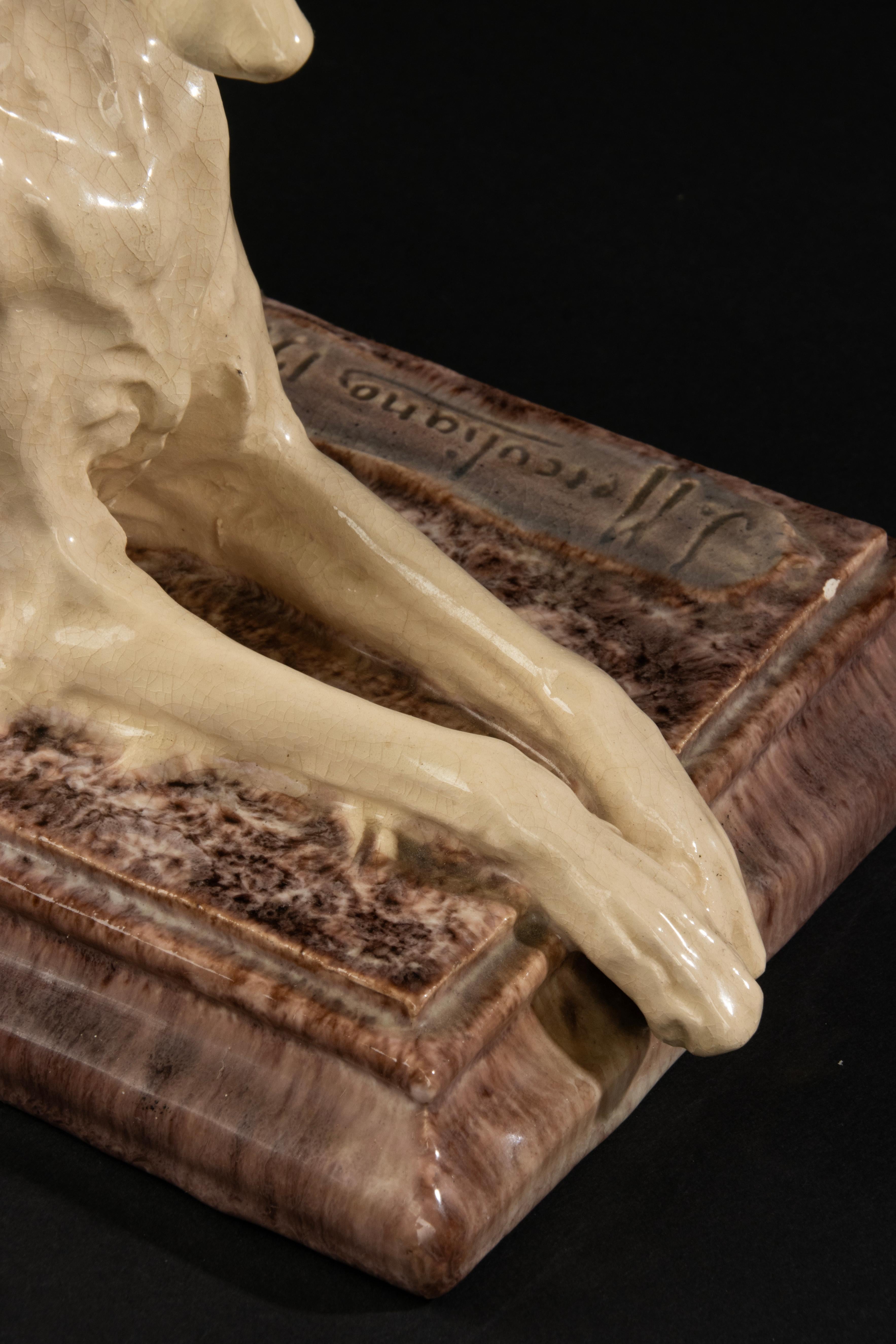 Escultura de cerámica antigua de un perro Borzoi - Jacques Merculiano en venta 5