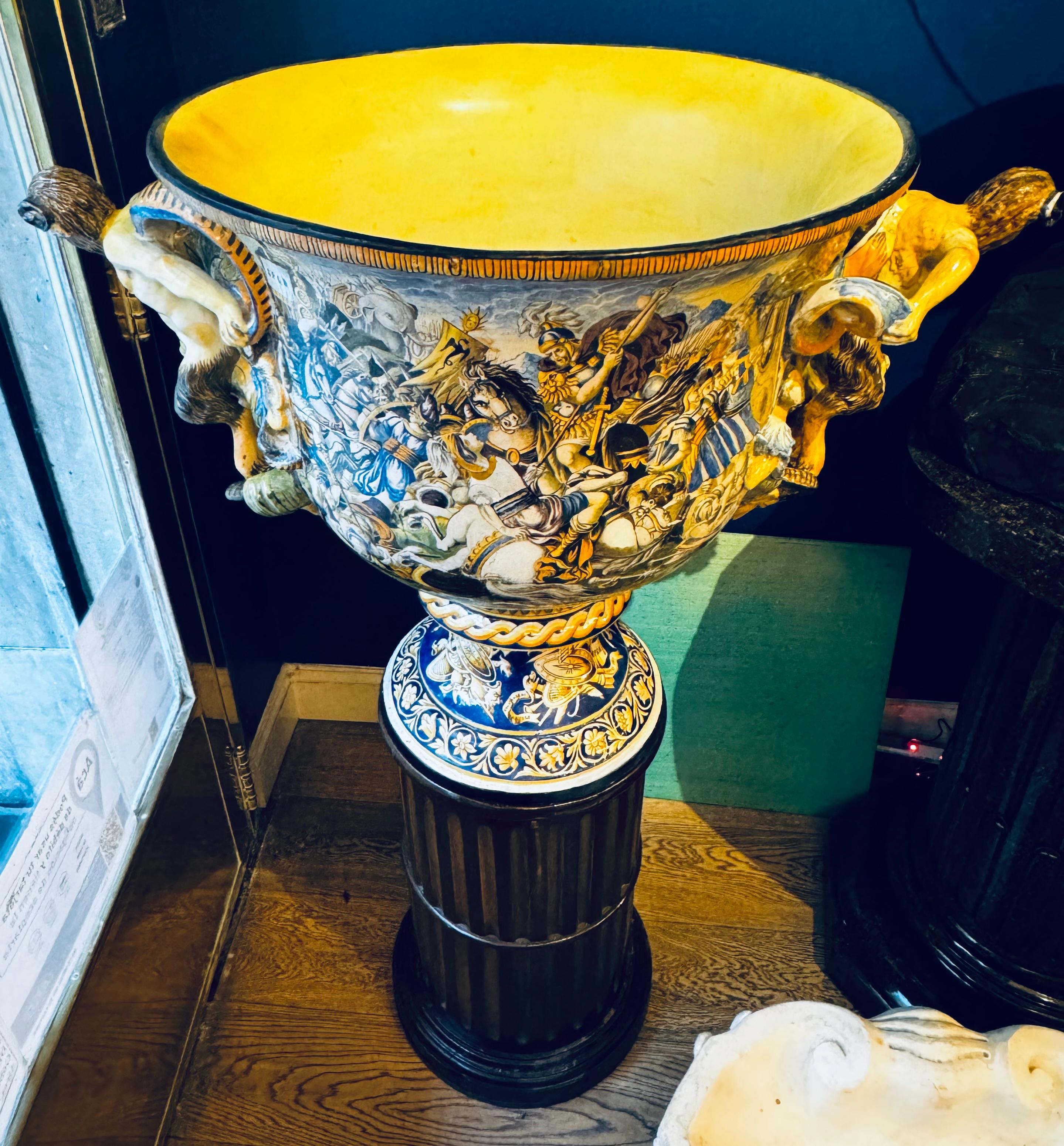 The Giustiniani family was one of the most important in ceramic production in Naples, particularly from the 17th to the 19th century. The Giustiniani manufactory is famous for its 