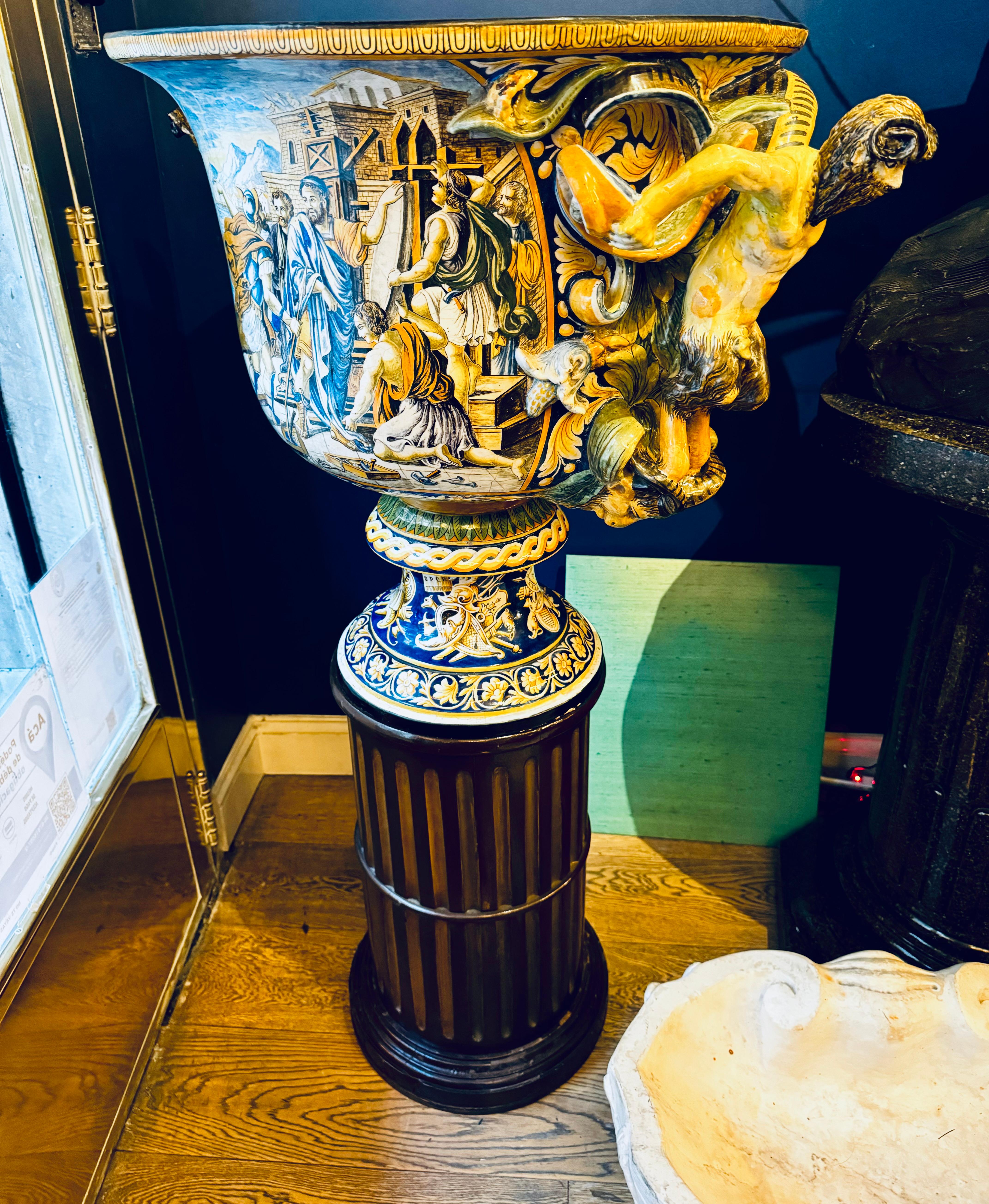 Antique Ceramics from the Giustiniani Family Collection by Angelo In Good Condition For Sale In CABA, AR