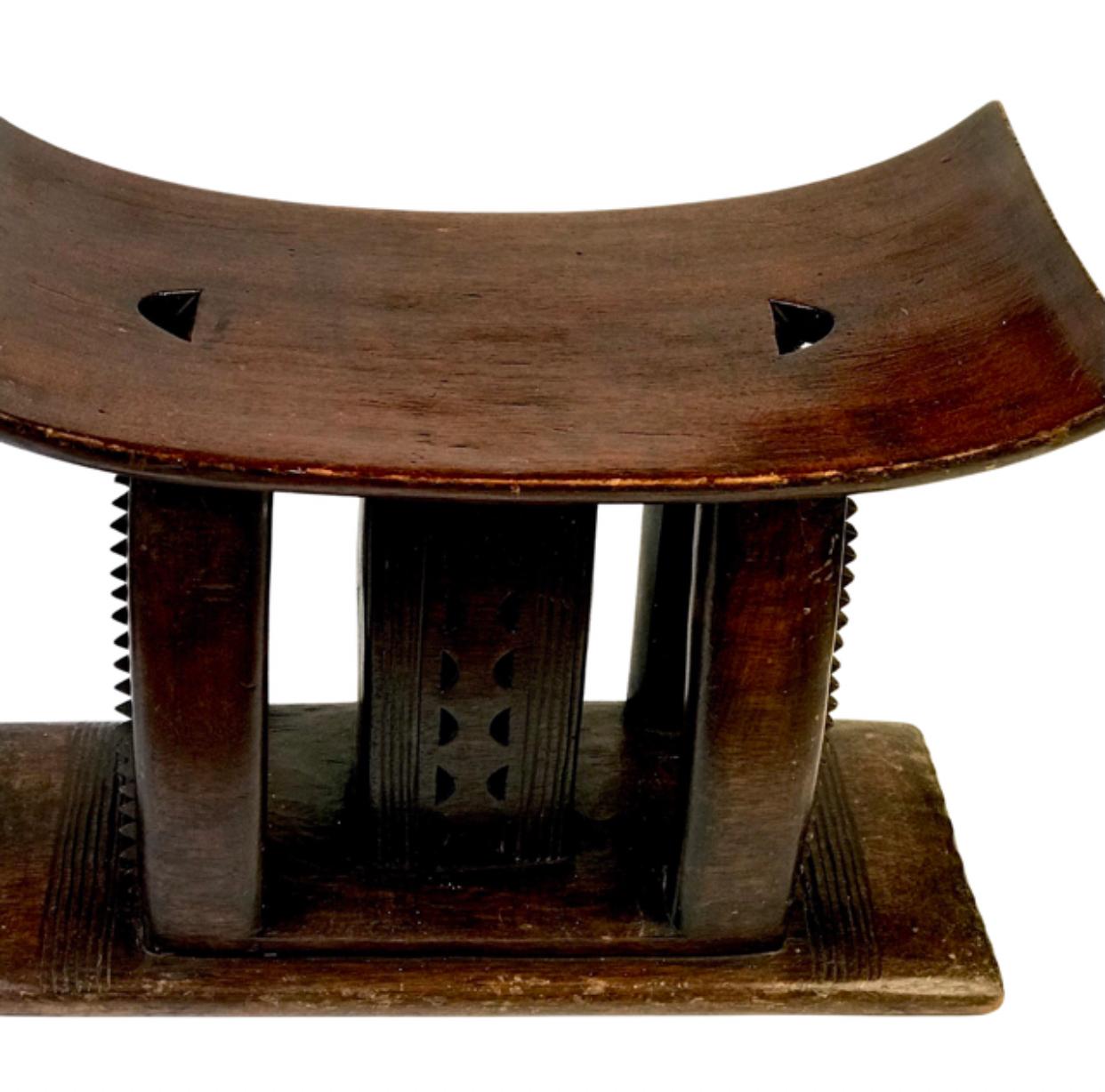 Antique Ceremonial Ashanti Ghana African Queens Wooden Stool mmaa dwa For Sale 1