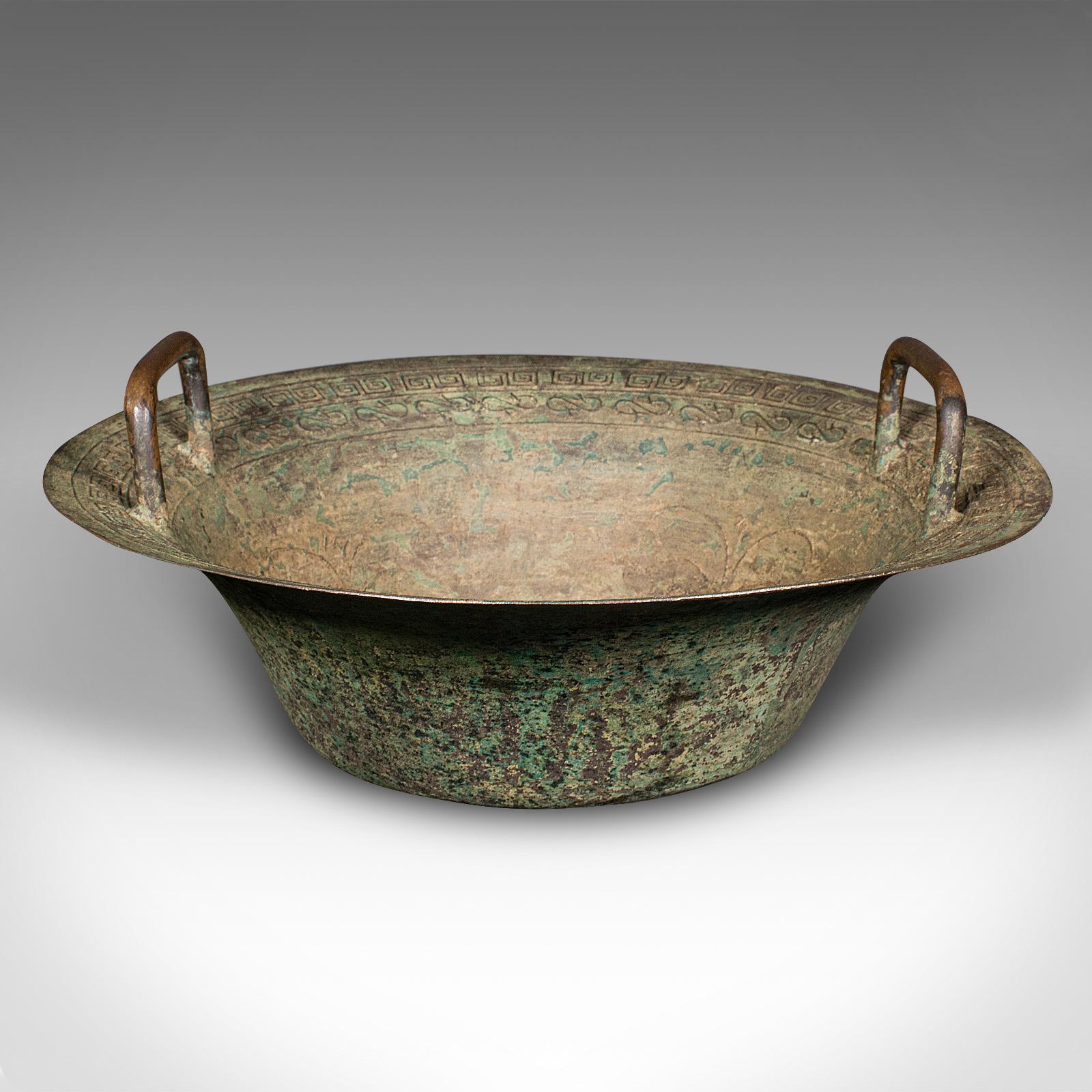 Antique Ceremonial Bowl, Chinese, Patinated Brass, Dish, Qing, Victorian, C.1900 In Good Condition For Sale In Hele, Devon, GB