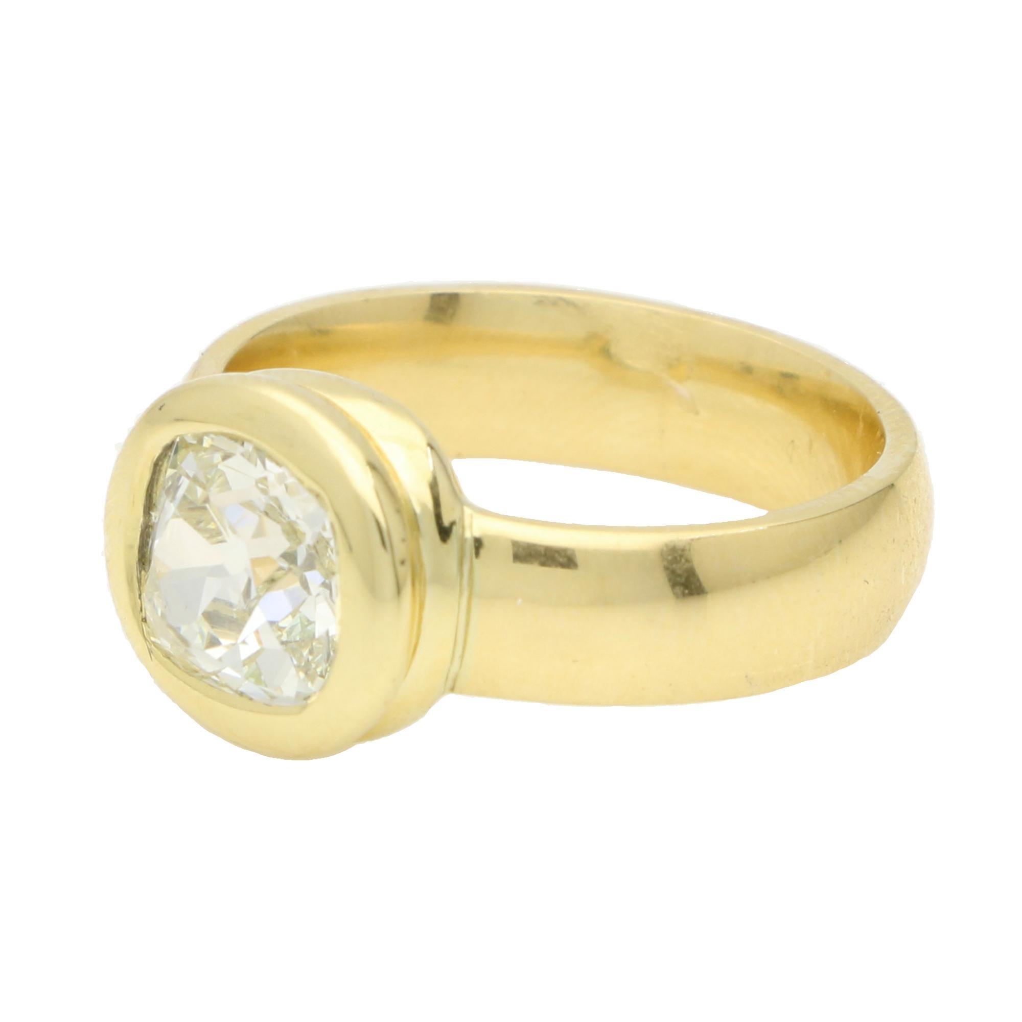 Taille coussin antique Bague en or jaune 18k avec un diamant ancien certifié de 2.00ct à taille coussin en vente