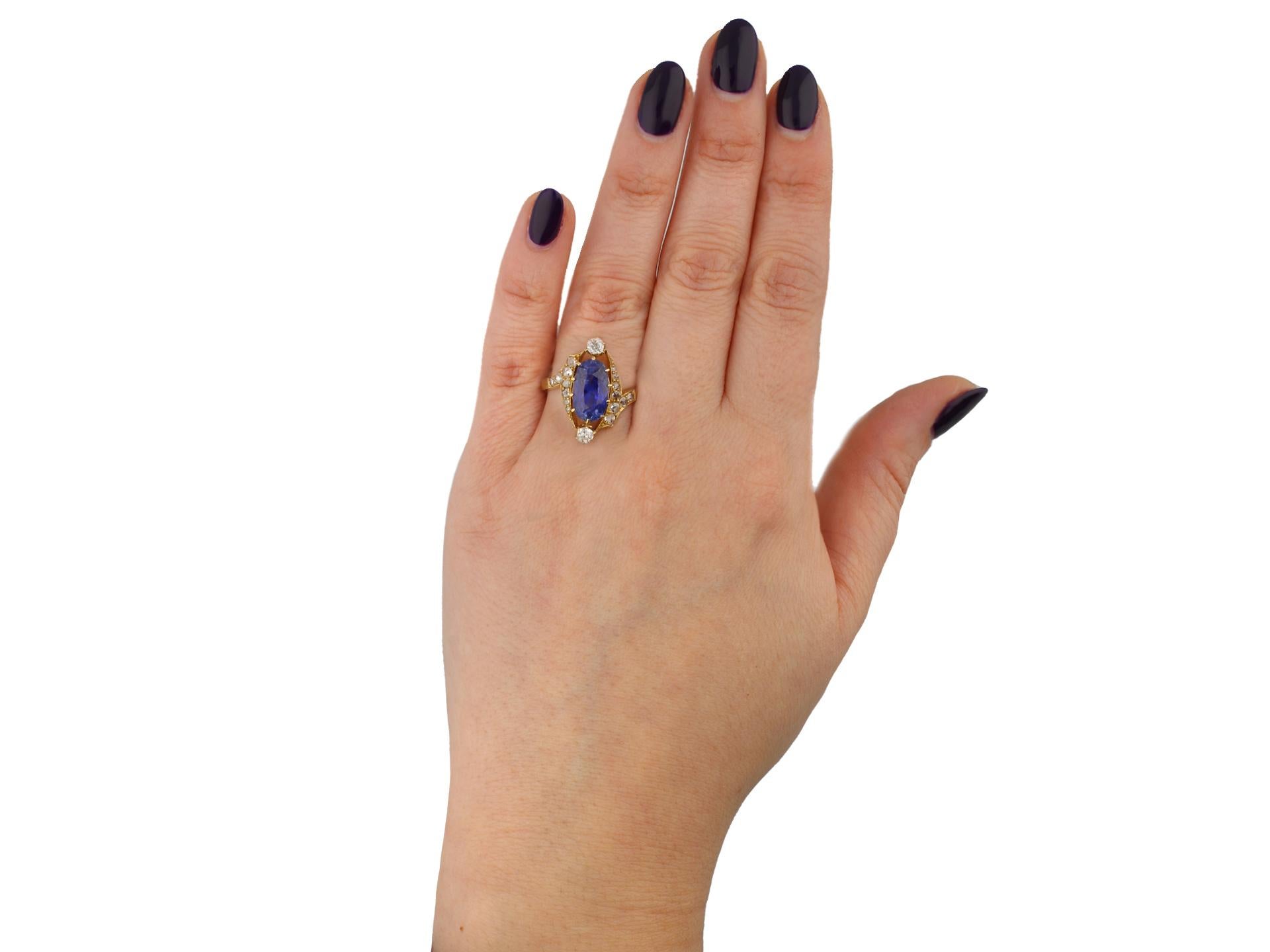 Bague ancienne en saphir de Ceylan et diamants, vers 1900. Bon état - En vente à London, GB