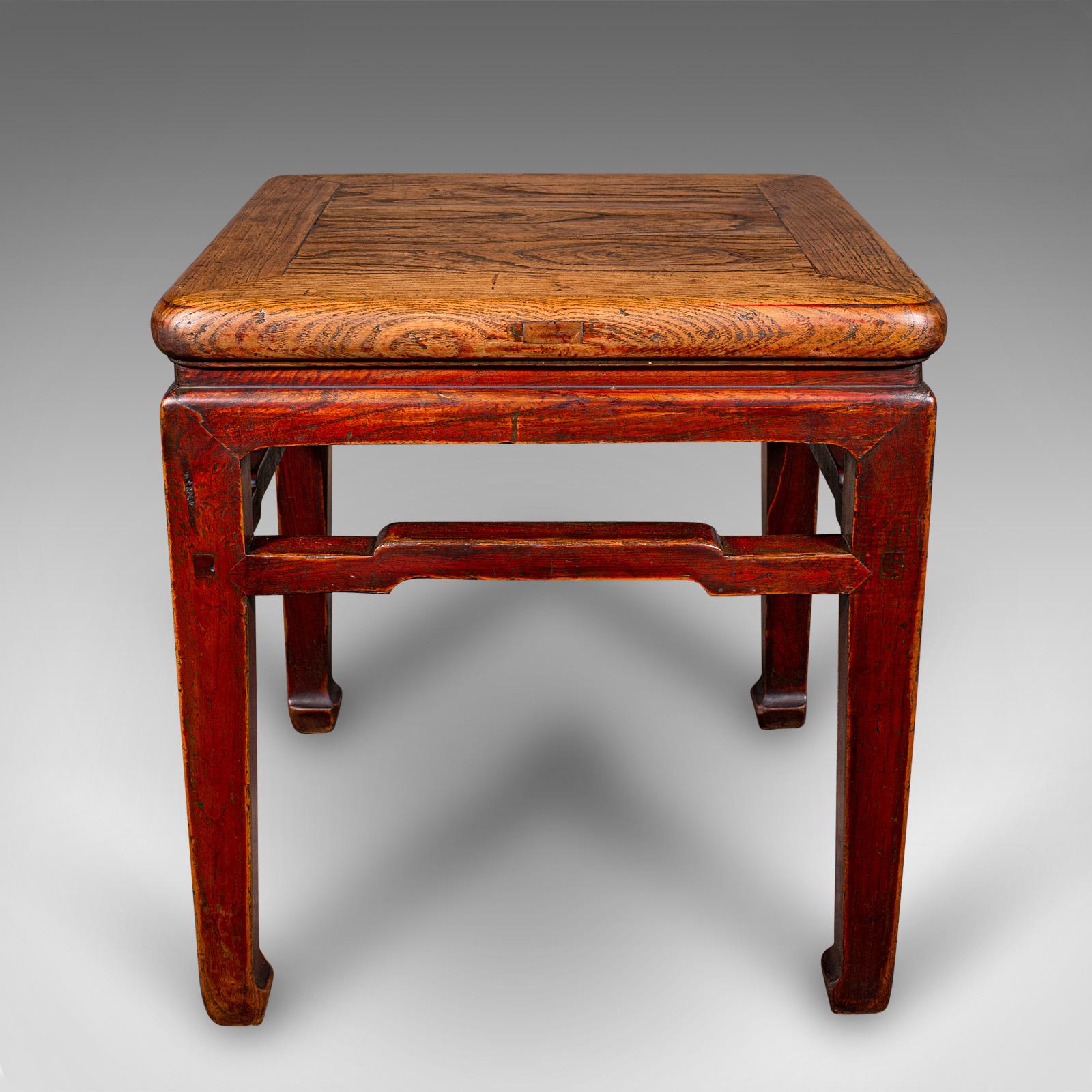 Table Chabudai japonaise ancienne, en orme, thé, agenouillée, Meiji, victorienne, vers 1900 Bon état - En vente à Hele, Devon, GB