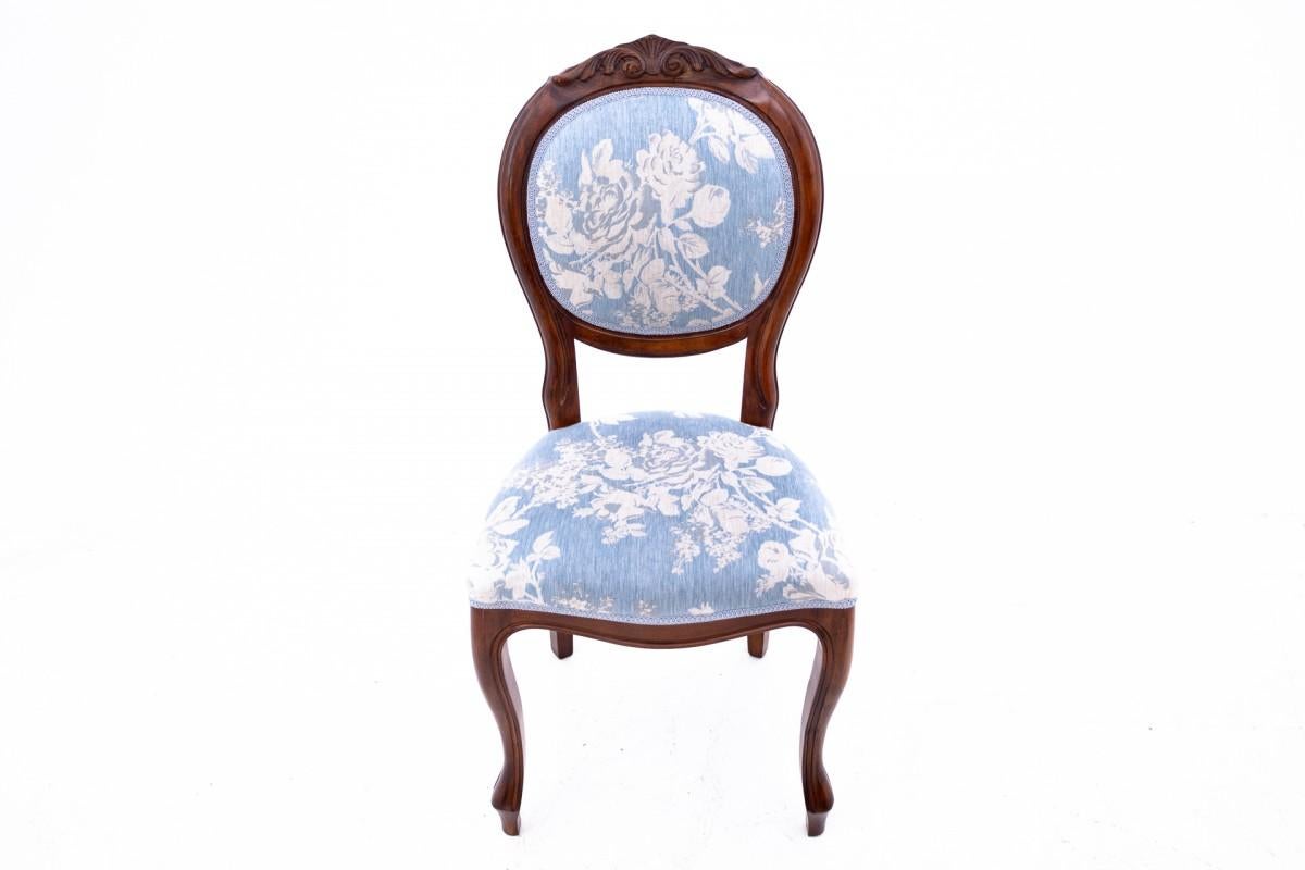 Chaise ancienne d'environ 1900, Europe du Nord.

Le meuble est en très bon état, après une rénovation professionnelle et le remplacement de la tapisserie.

Bois : Beeche

dimensions hauteur 99 cm hauteur du siège 47 cm largeur 48 cm profondeur 55 cm