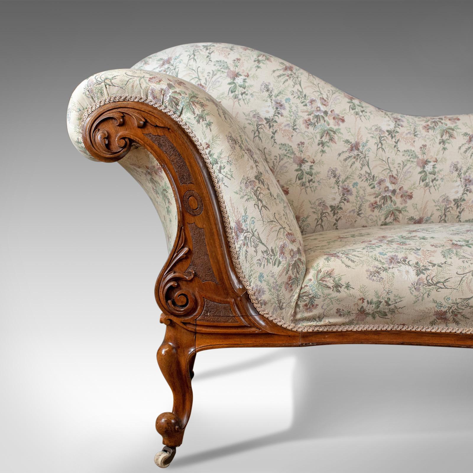 Antique Chaise Longue, English, Late Regency Day Bed, Walnut, circa 1830 In Good Condition In Hele, Devon, GB