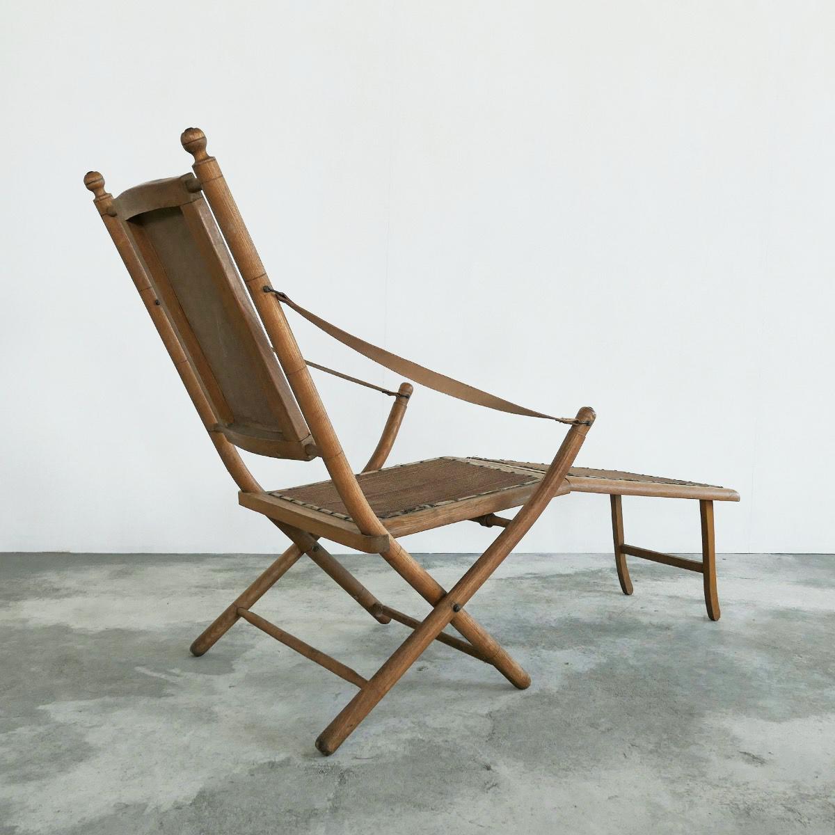 Wood Antique Chaise Longue or Deck Chair in Oak For Sale