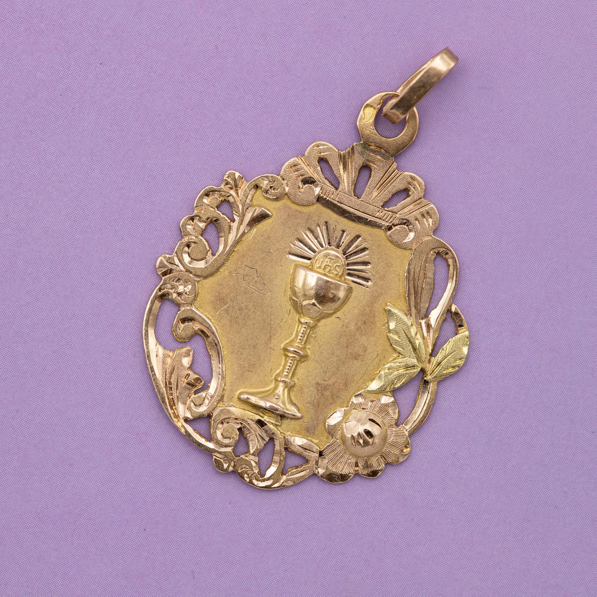 Edwardian Antique Chalice & host - French 18k Gold Antique charm - 1906 - Catholic pendant For Sale