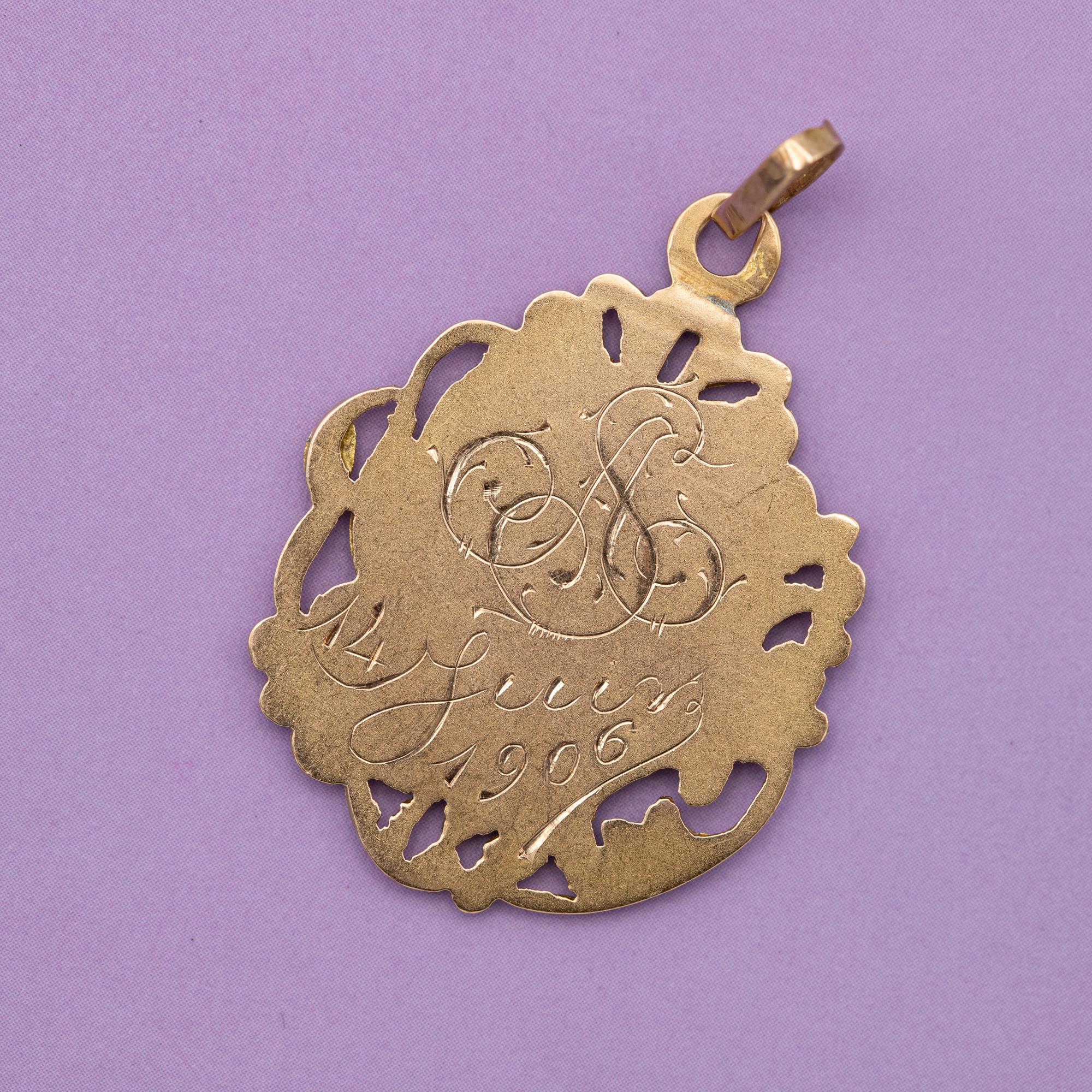 Antique Chalice & host - French 18k Gold Antique charm - 1906 - Catholic pendant In Good Condition For Sale In Antwerp, BE