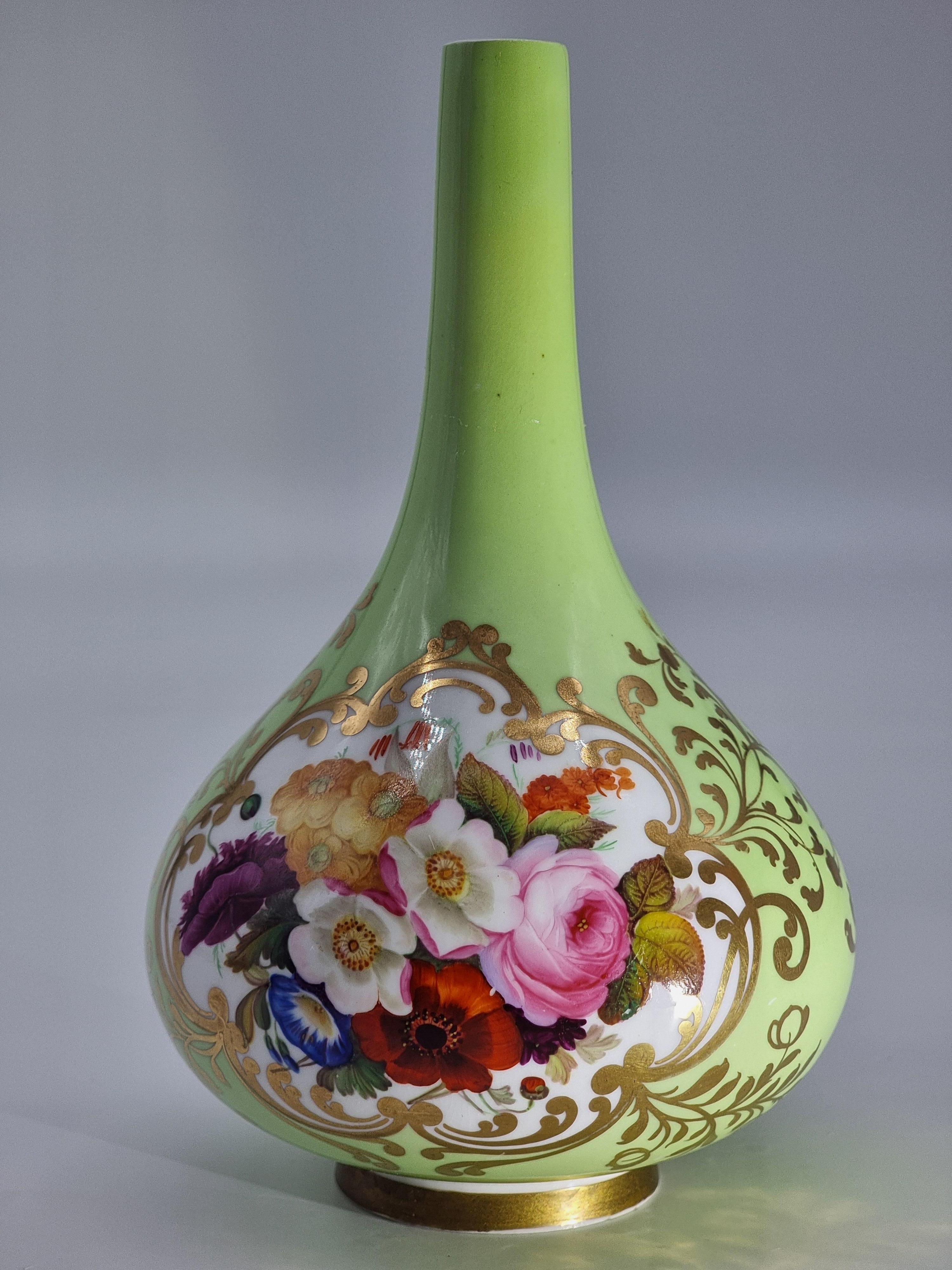 Antique Chamberlain and Co. Worcester hand painted vase with floral motifs c1830 For Sale 4