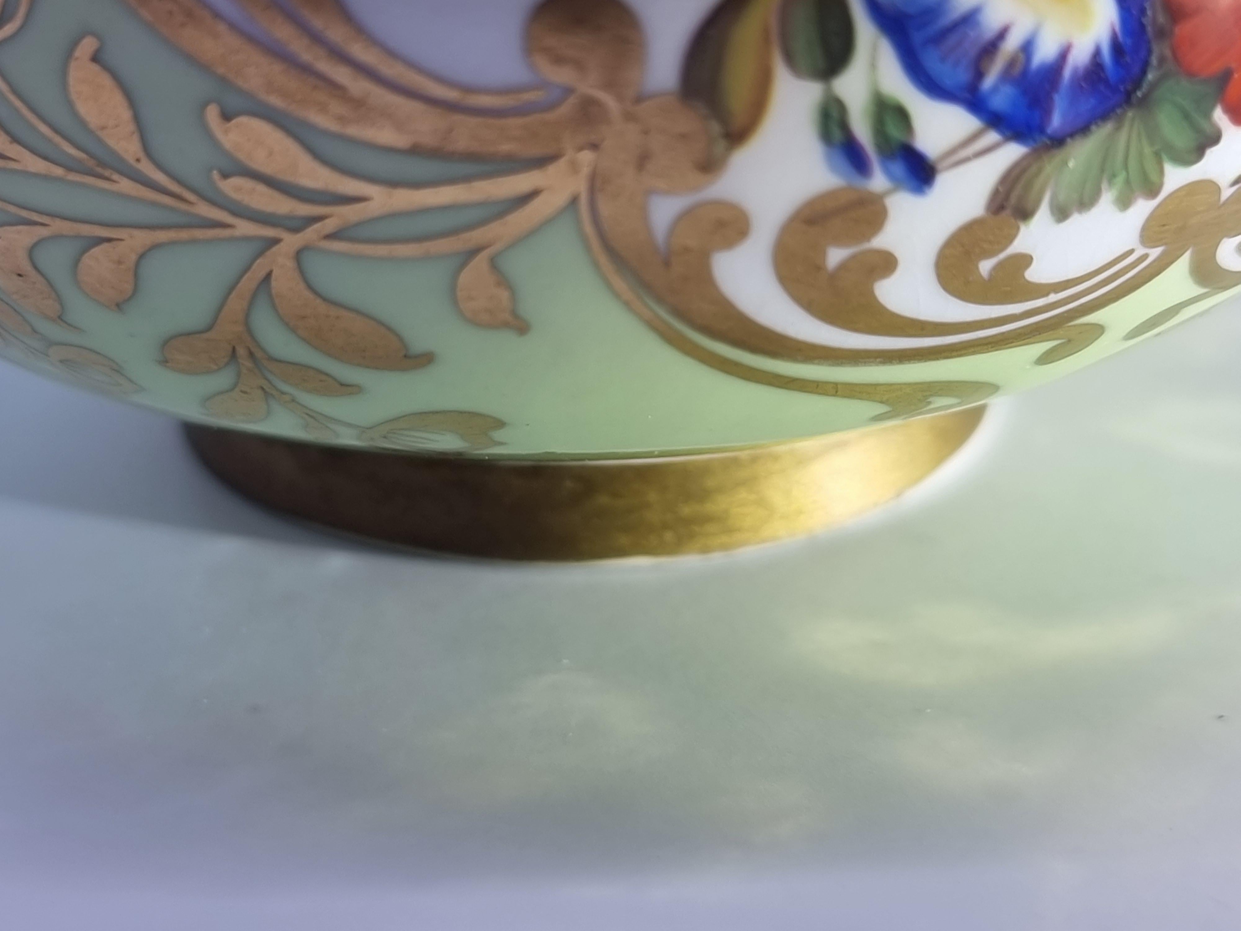 Antike Chamberlain and Co. Handbemalte Worcester-Vase mit Blumenmotiven, um 1830 im Angebot 9