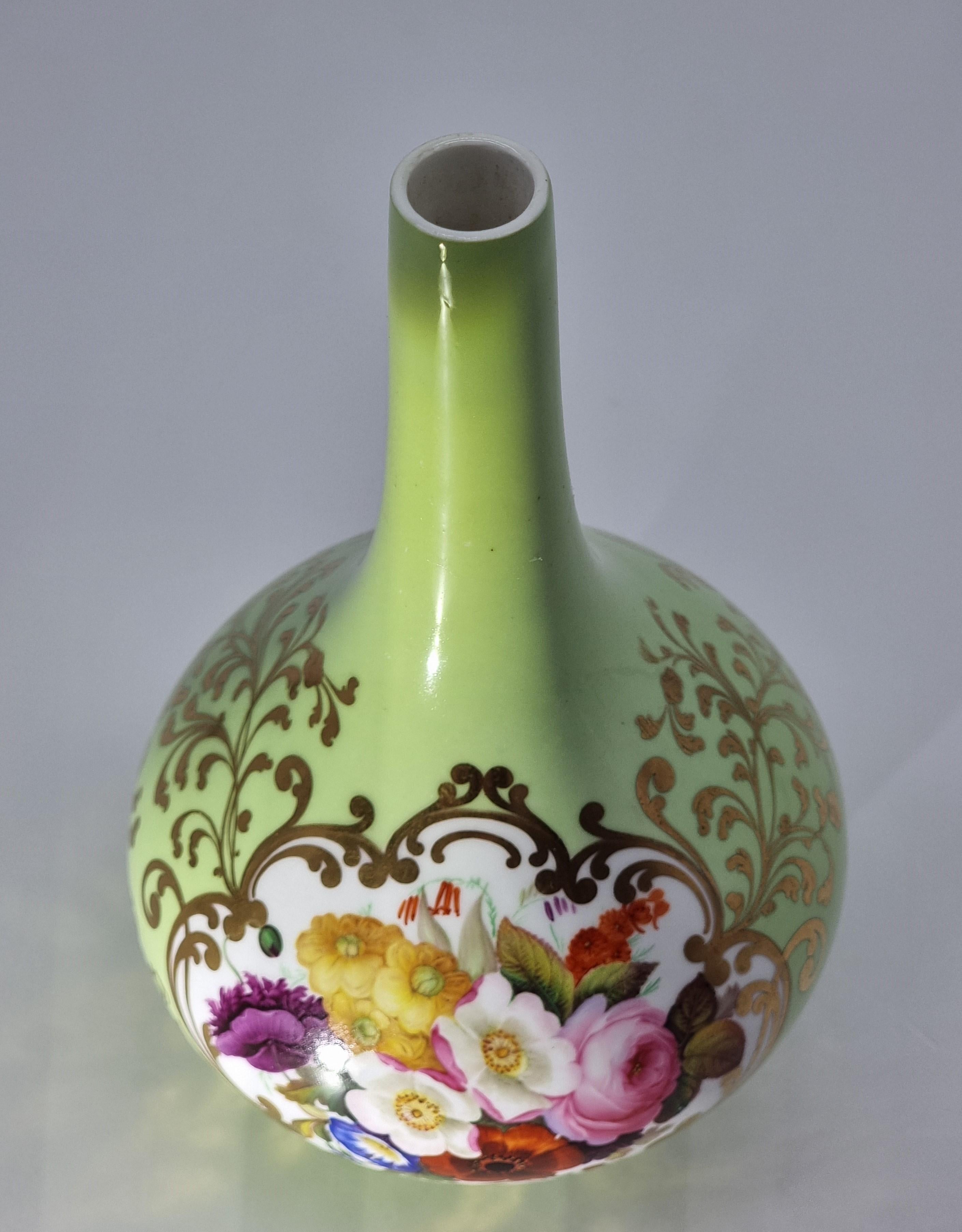 Antique Chamberlain and Co. Worcester hand painted vase with floral motifs c1830 For Sale 12