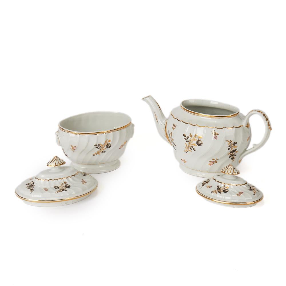 Antique Chamberlain Worcester White Floral Porcelain Tea Service, 18th Century 5