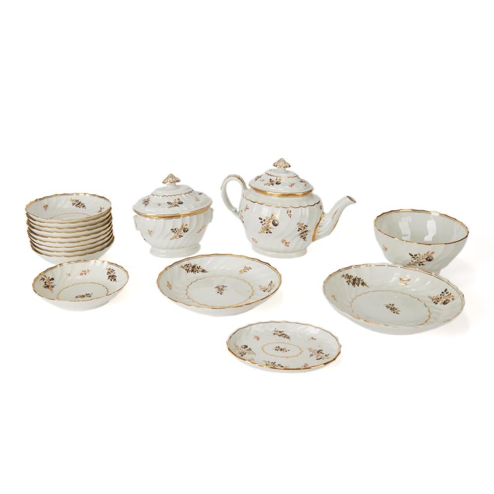 British Antique Chamberlain Worcester White Floral Porcelain Tea Service, 18th Century
