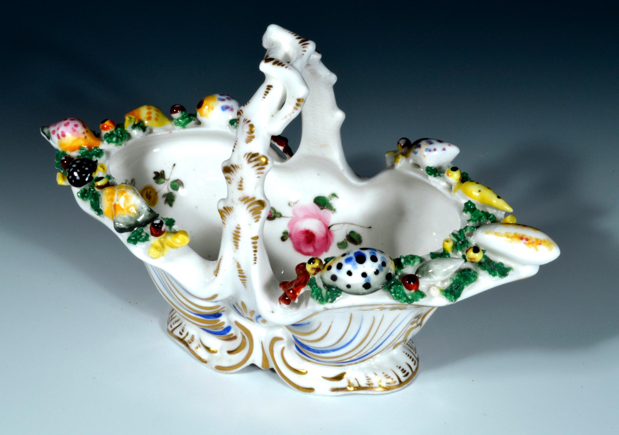 Mid-19th Century Antique Chamberlain's Worcester Porcelain Botanical Basket with Sea Shell Border For Sale