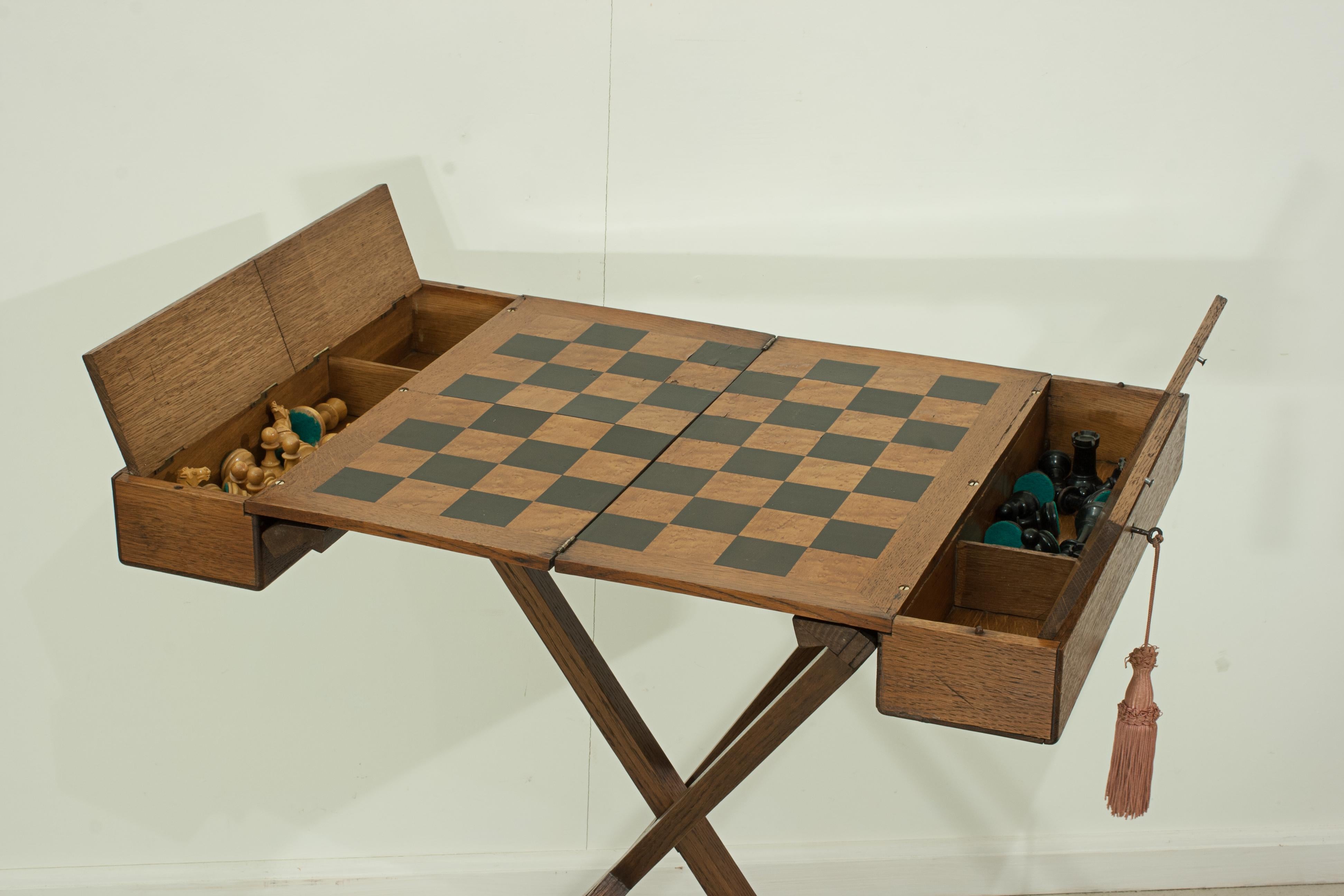 Antique Champaign, Folding Chess Table In Good Condition In Oxfordshire, GB