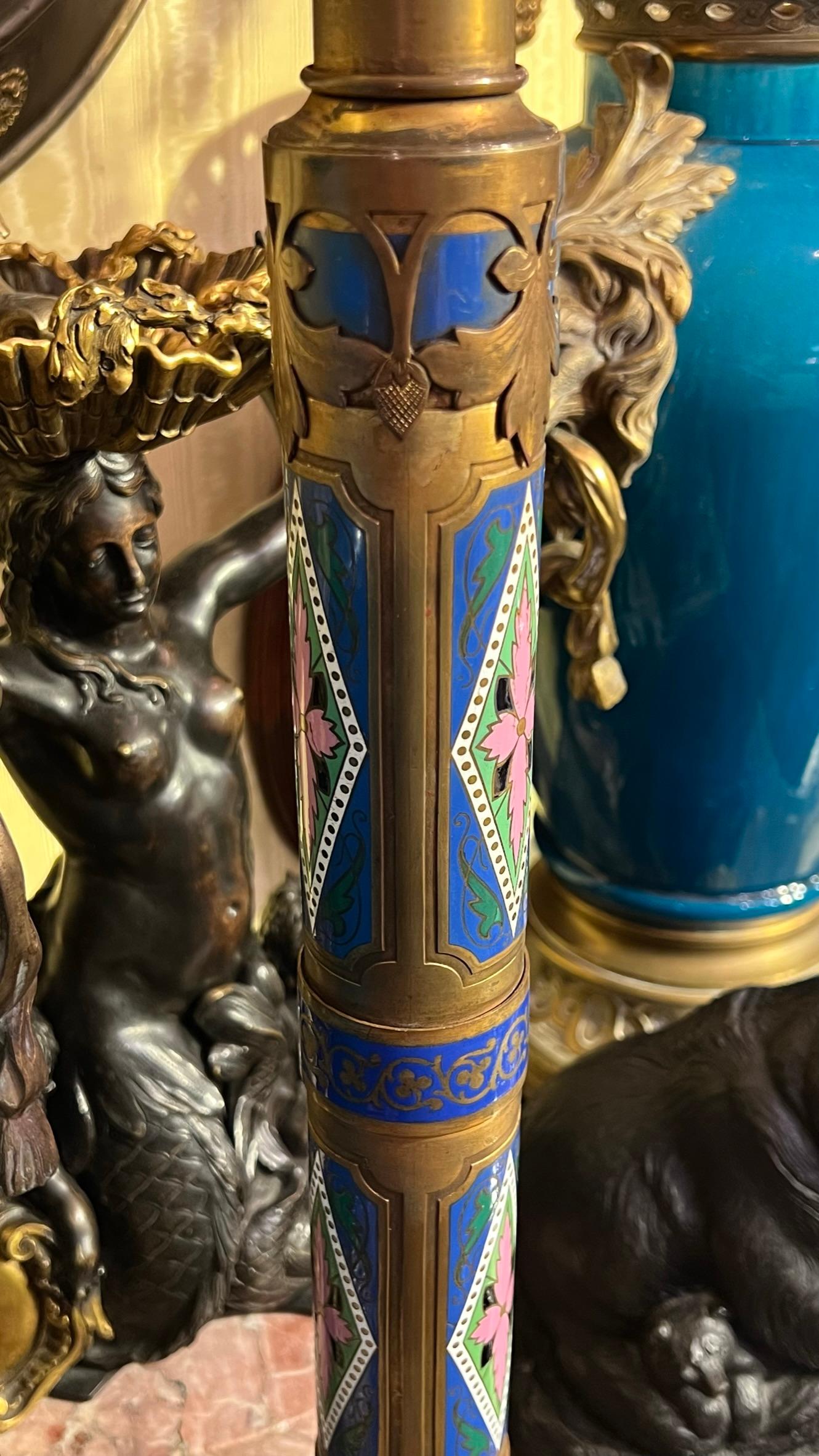 Lampe de table antique Champleve en bronze émaillé attribuée à Caldwell  en vente 7