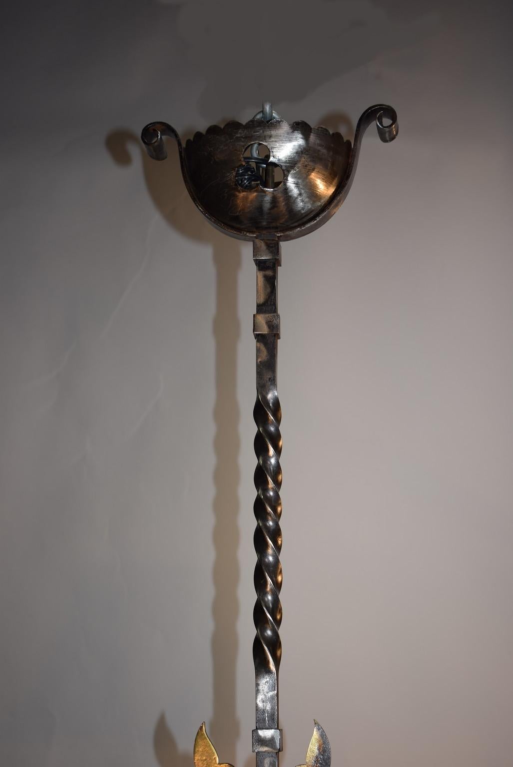 Lustre ancien, style gothique Bon état - En vente à Atlanta, GA