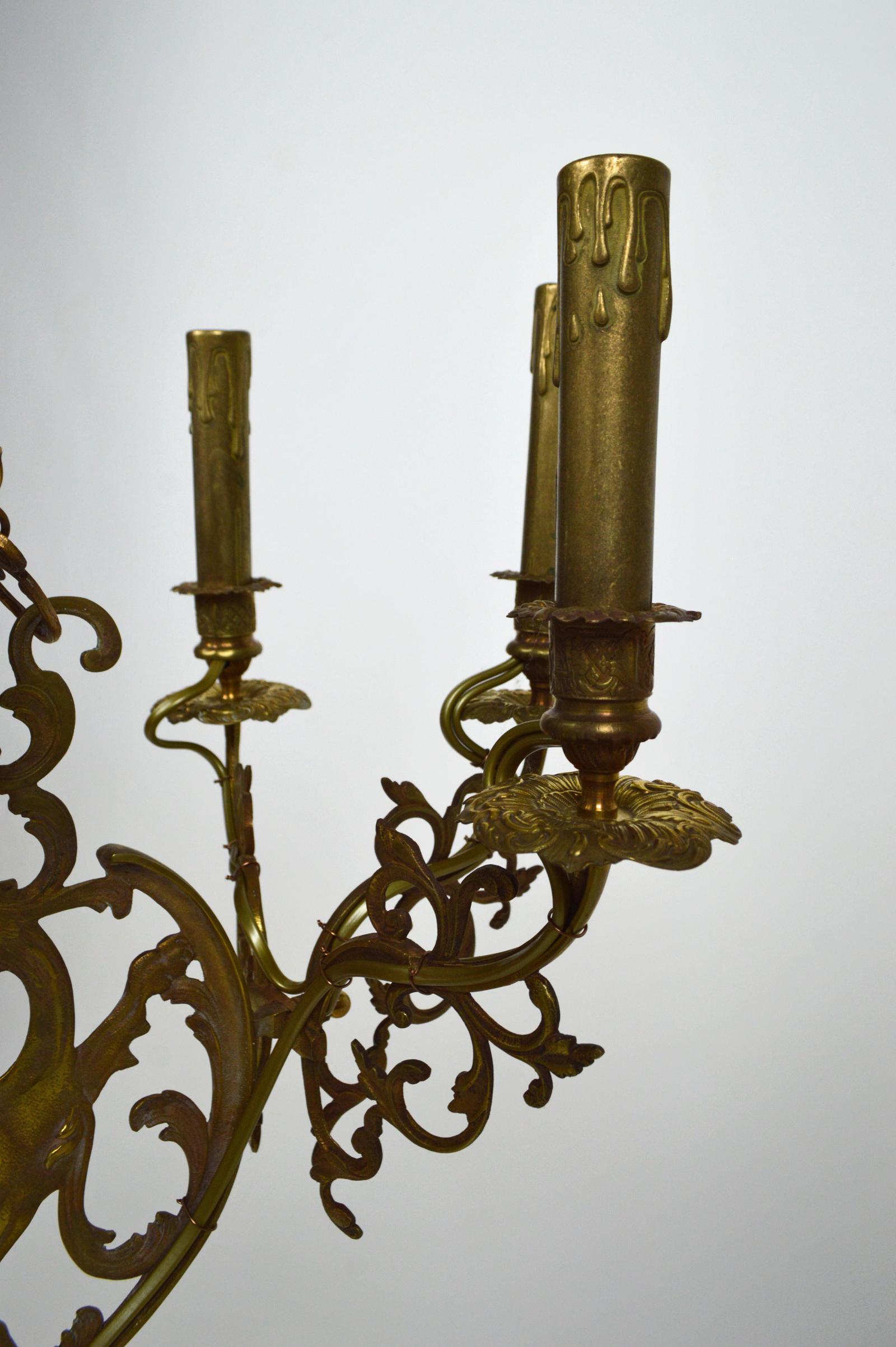 Antique Chandelier with Dragons / Chimeras, in Bronze and Brass, circa 1890 For Sale 4